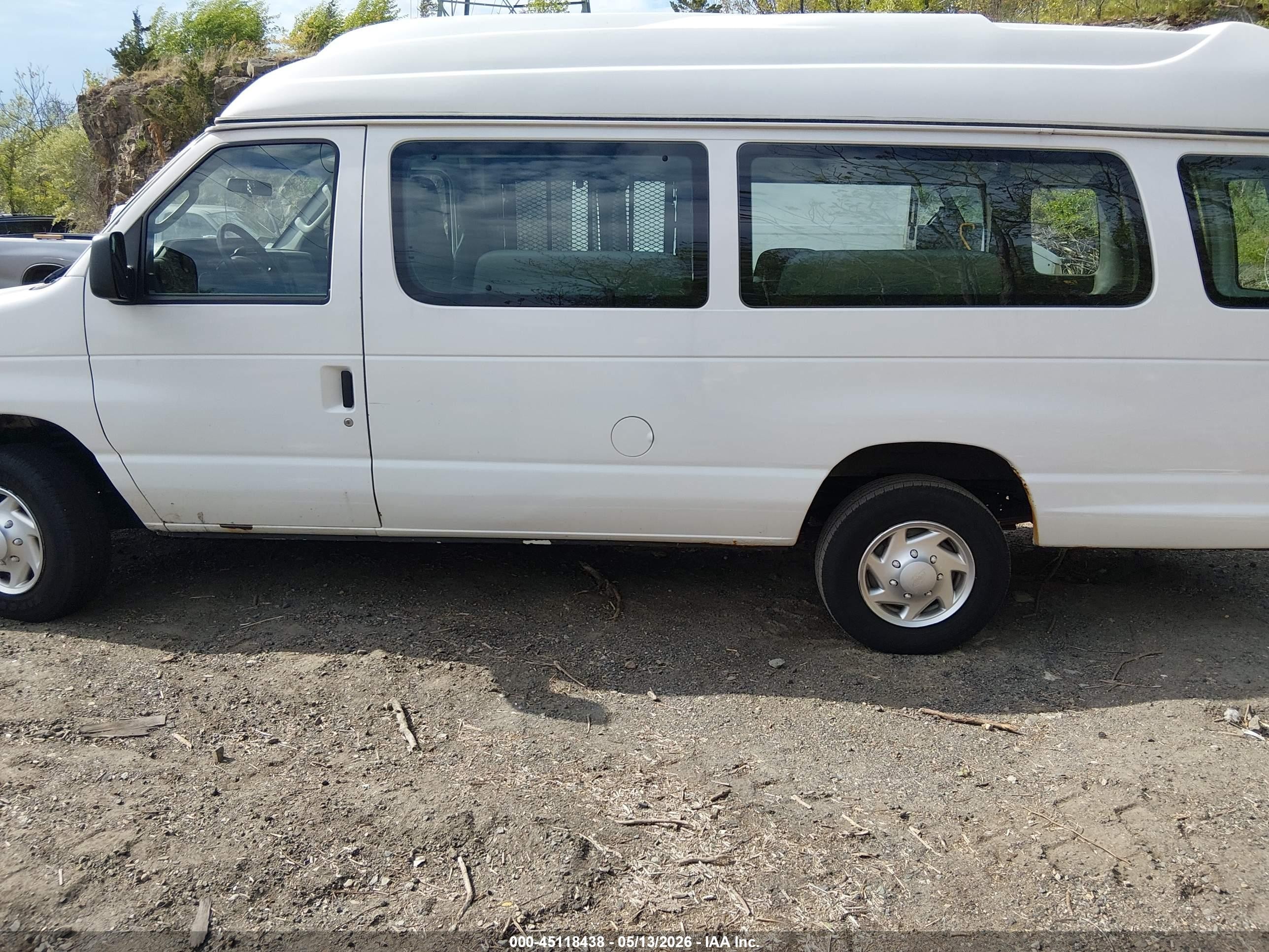 2013 Ford Econoline Cargo Van Commercial White vin: 1FTNS1EW1DDB32198