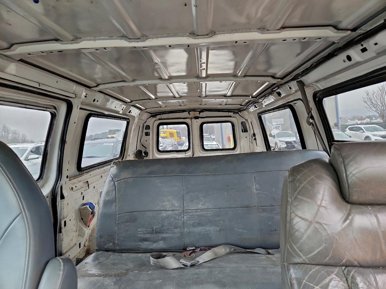 2001 Ford Econoline E250 Van White vin: 1FTNS24241HB12889