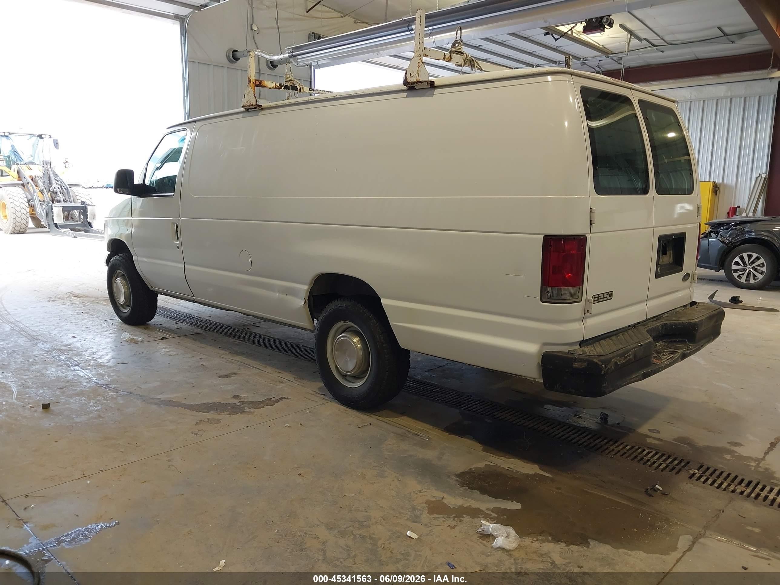 2003 Ford E-250 Commercial/recreational White vin: 1FTNS24L03HA23042