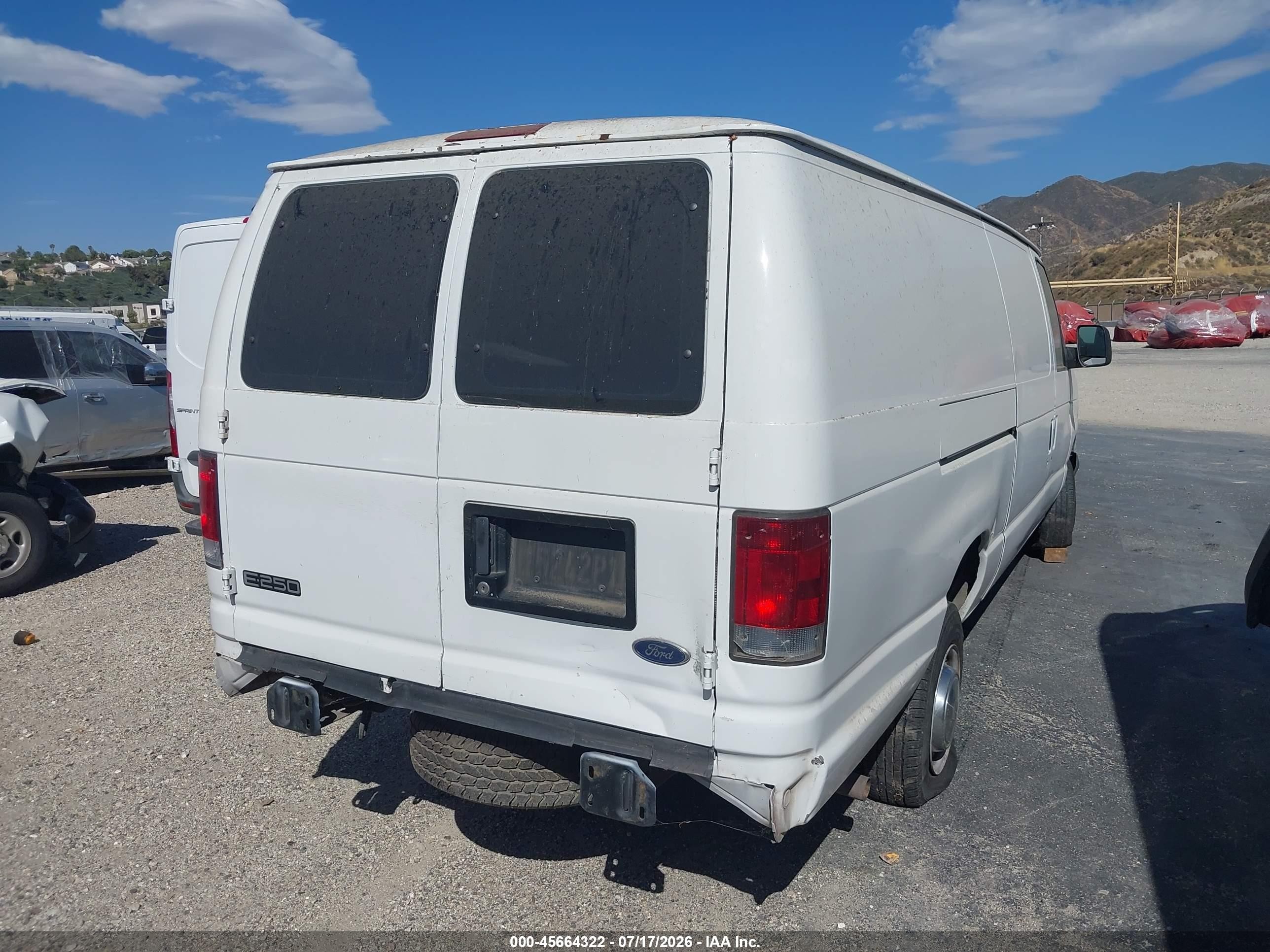 2003 Ford E-250 Commercial/recreational Белый vin: 1FTNS24L03HB87777