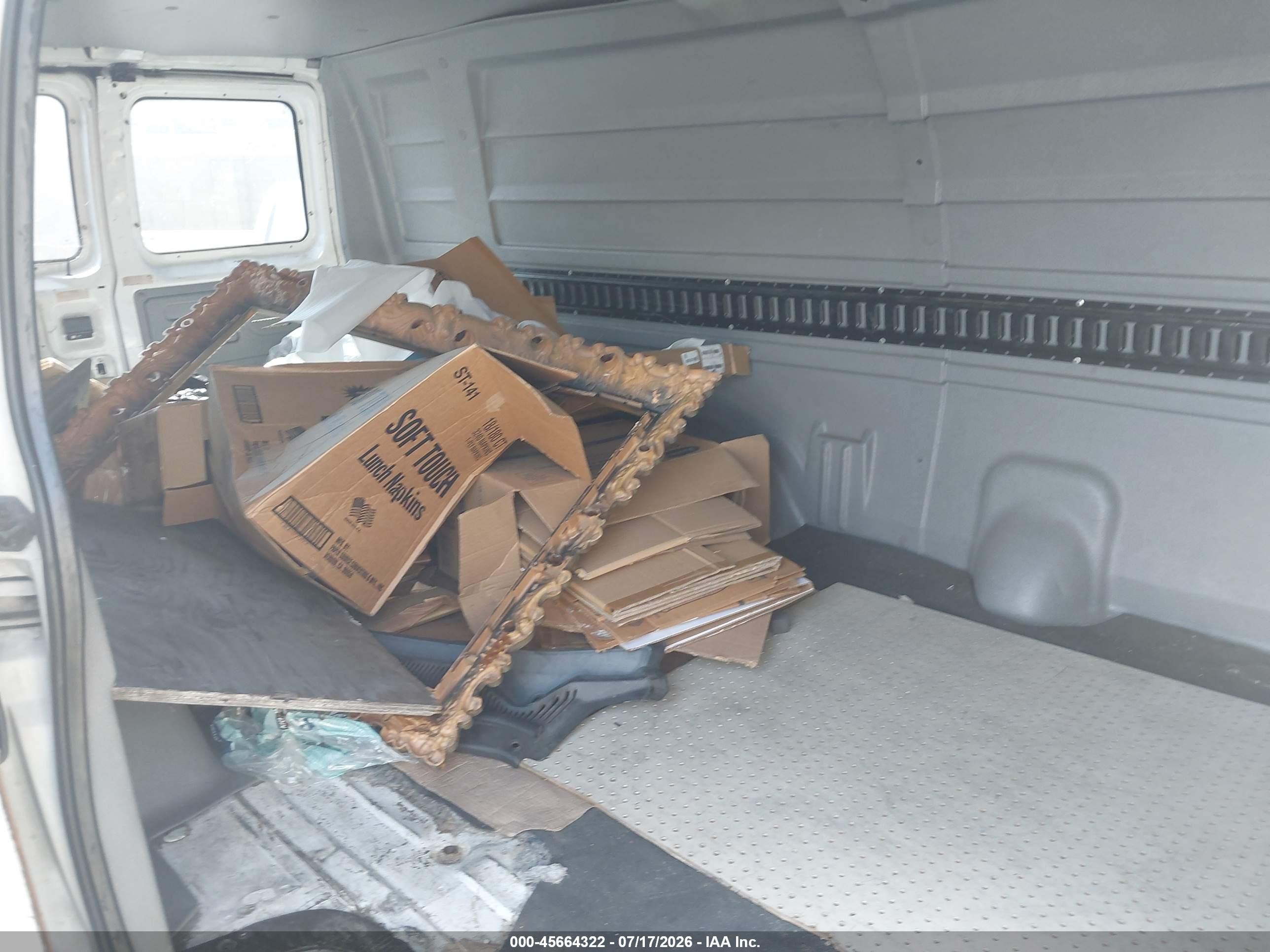 2003 Ford E-250 Commercial/recreational Белый vin: 1FTNS24L03HB87777