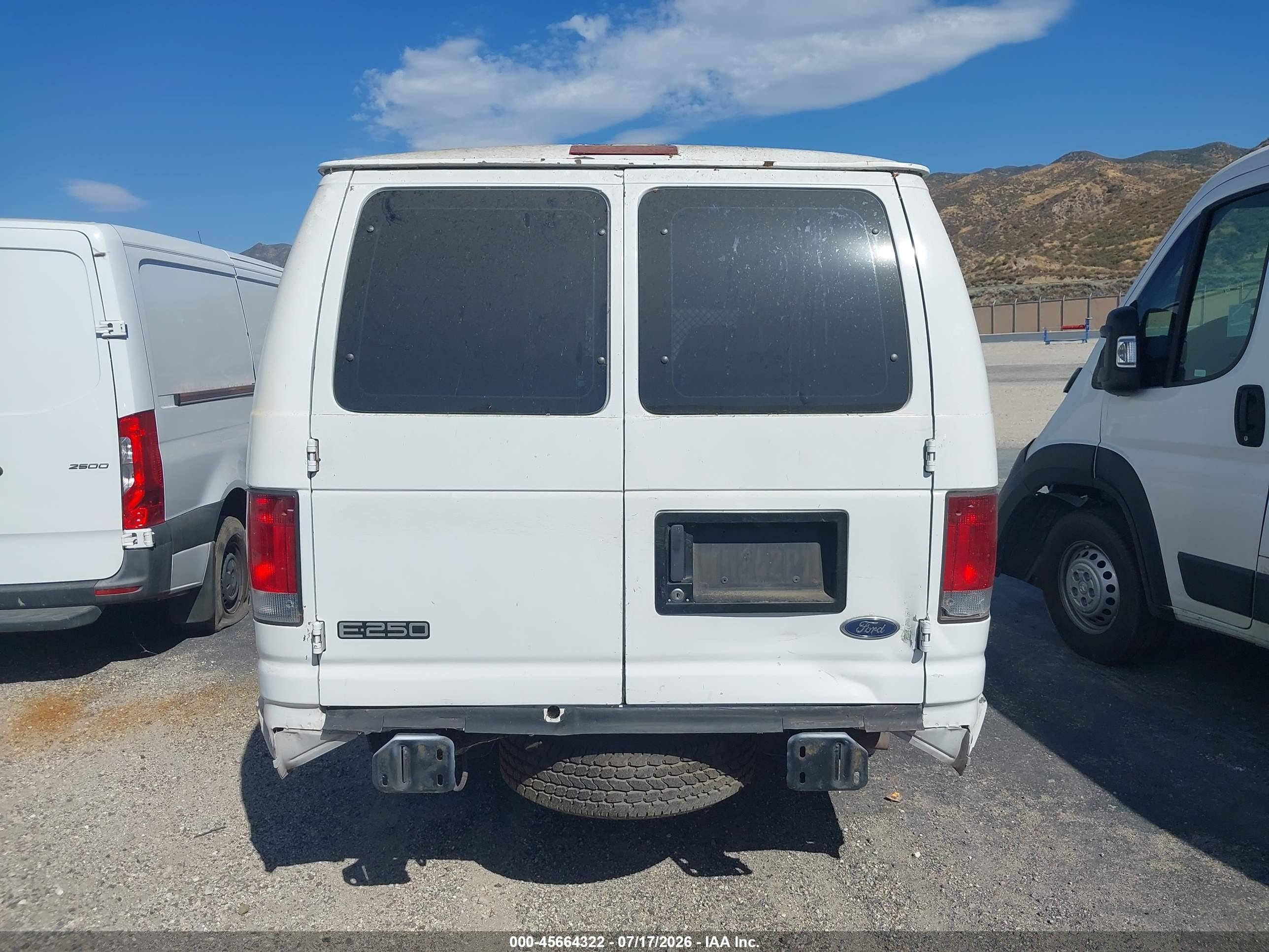 2003 Ford E-250 Commercial/recreational Белый vin: 1FTNS24L03HB87777
