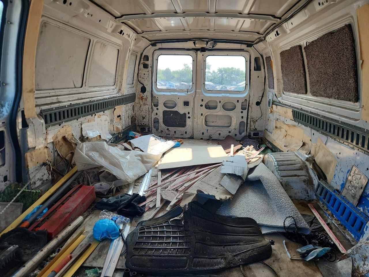 2005 Ford Econoline E250 Van Белый vin: 1FTNS24L15HA19875