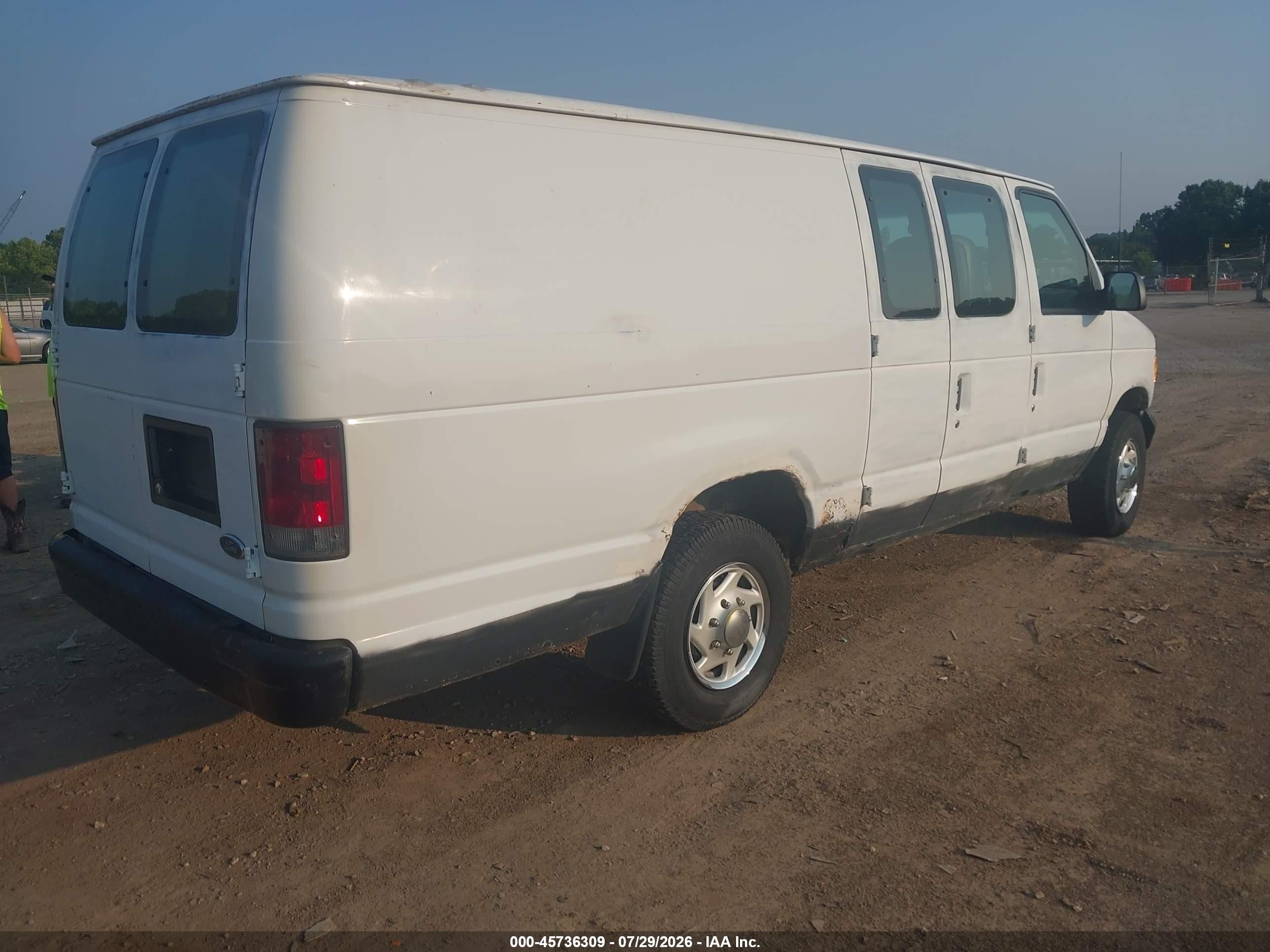 2003 Ford E-250 Commercial/recreational Белый vin: 1FTNS24L23HB02714