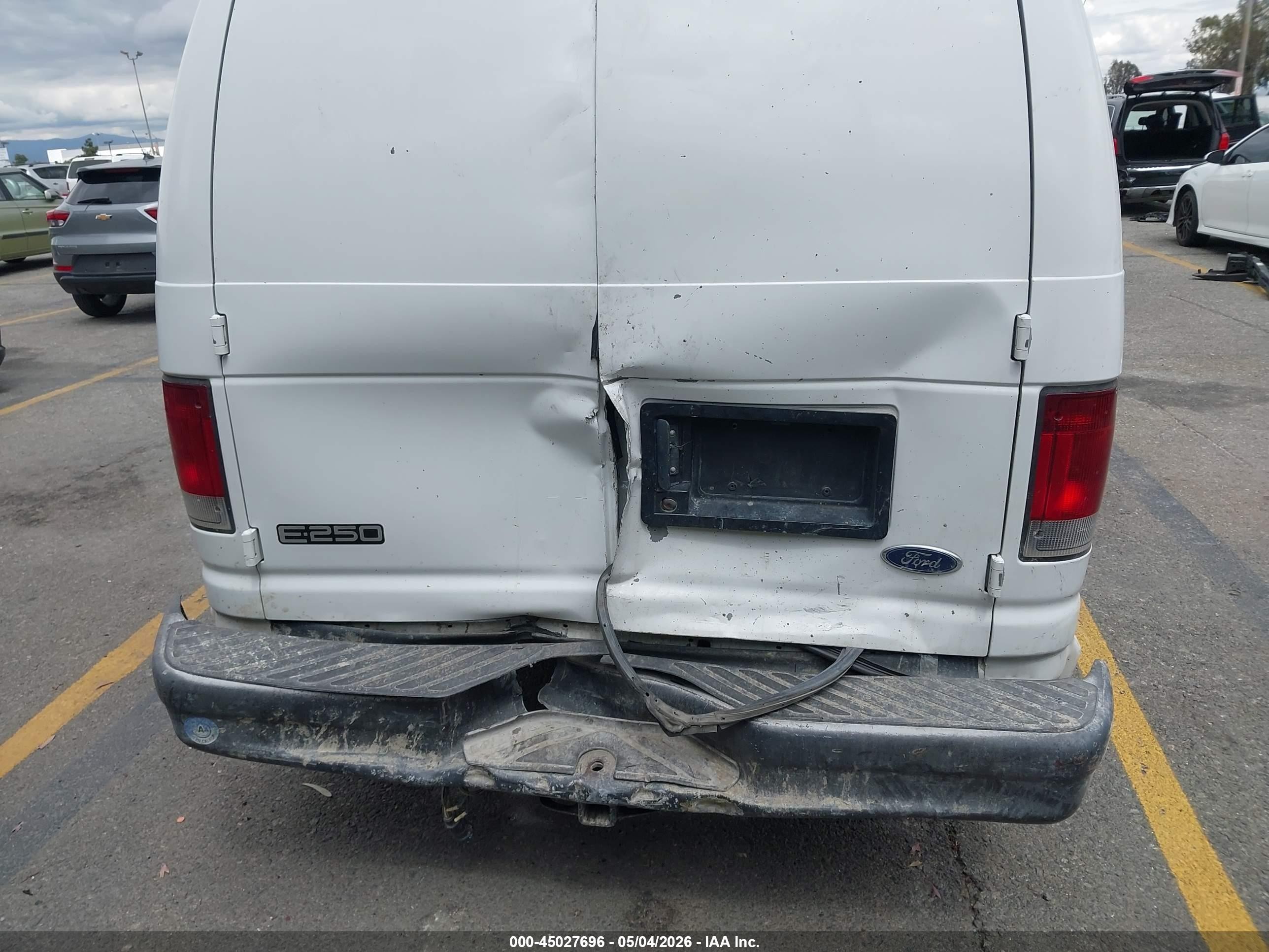 2003 Ford E-250 Commercial/recreational White vin: 1FTNS24L73HA12555