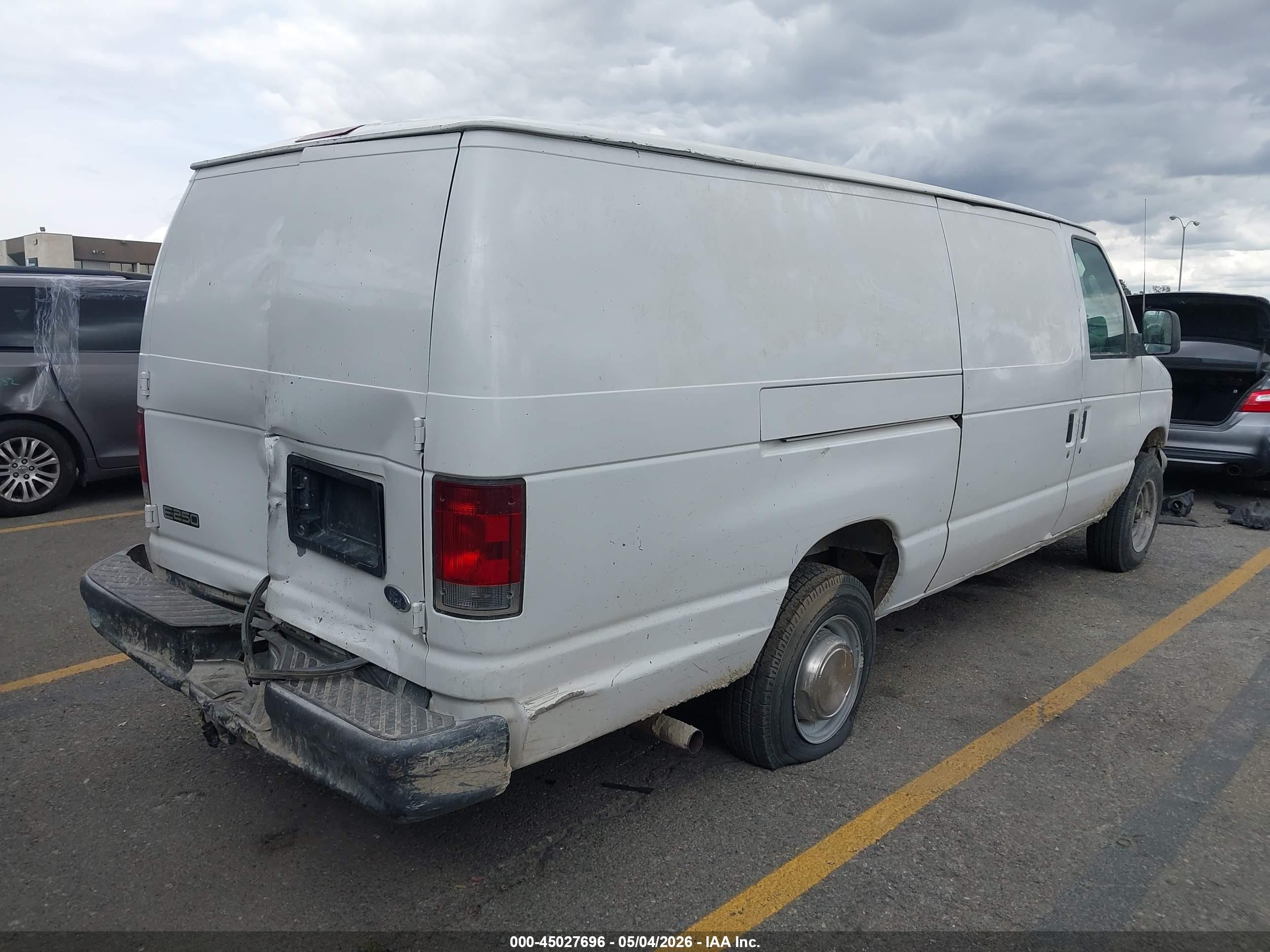 2003 Ford E-250 Commercial/recreational White vin: 1FTNS24L73HA12555