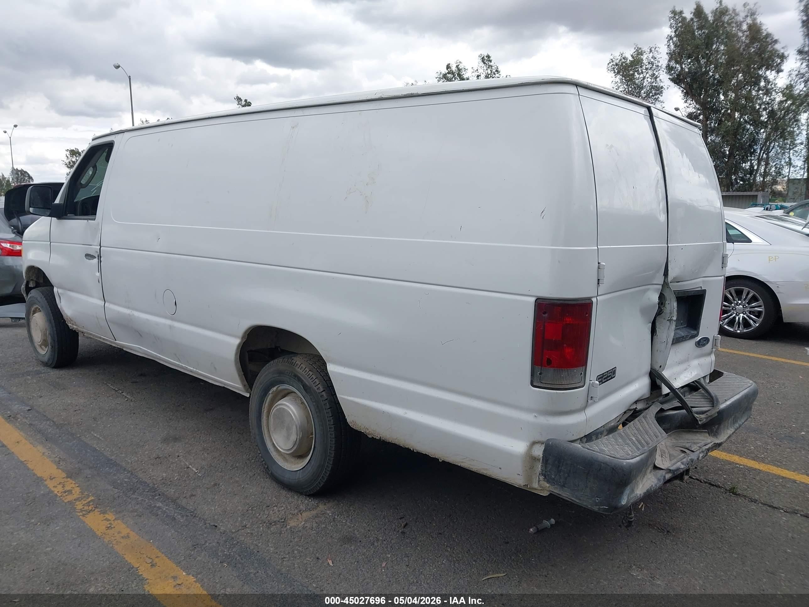 2003 Ford E-250 Commercial/recreational White vin: 1FTNS24L73HA12555