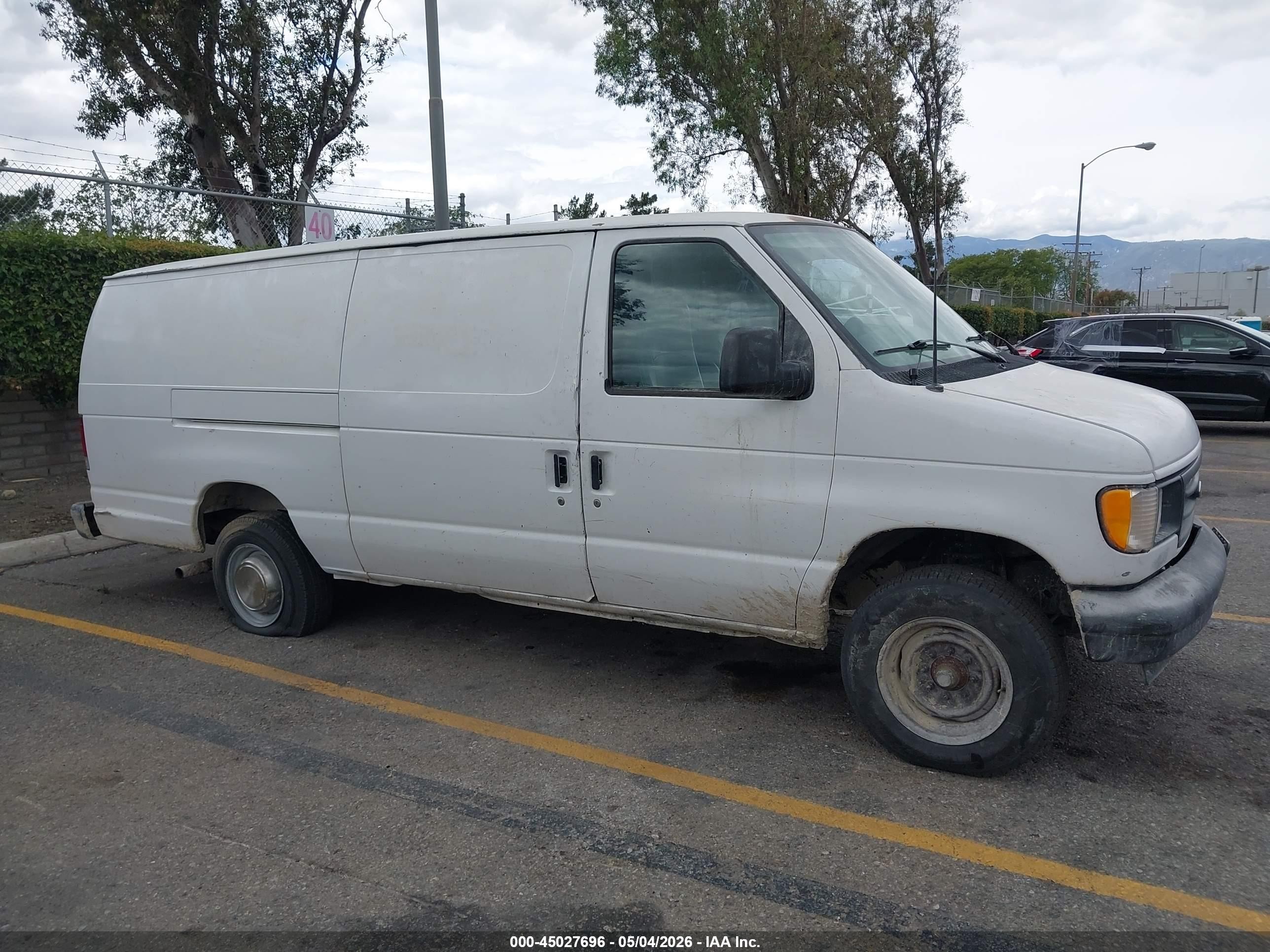 2003 Ford E-250 Commercial/recreational White vin: 1FTNS24L73HA12555