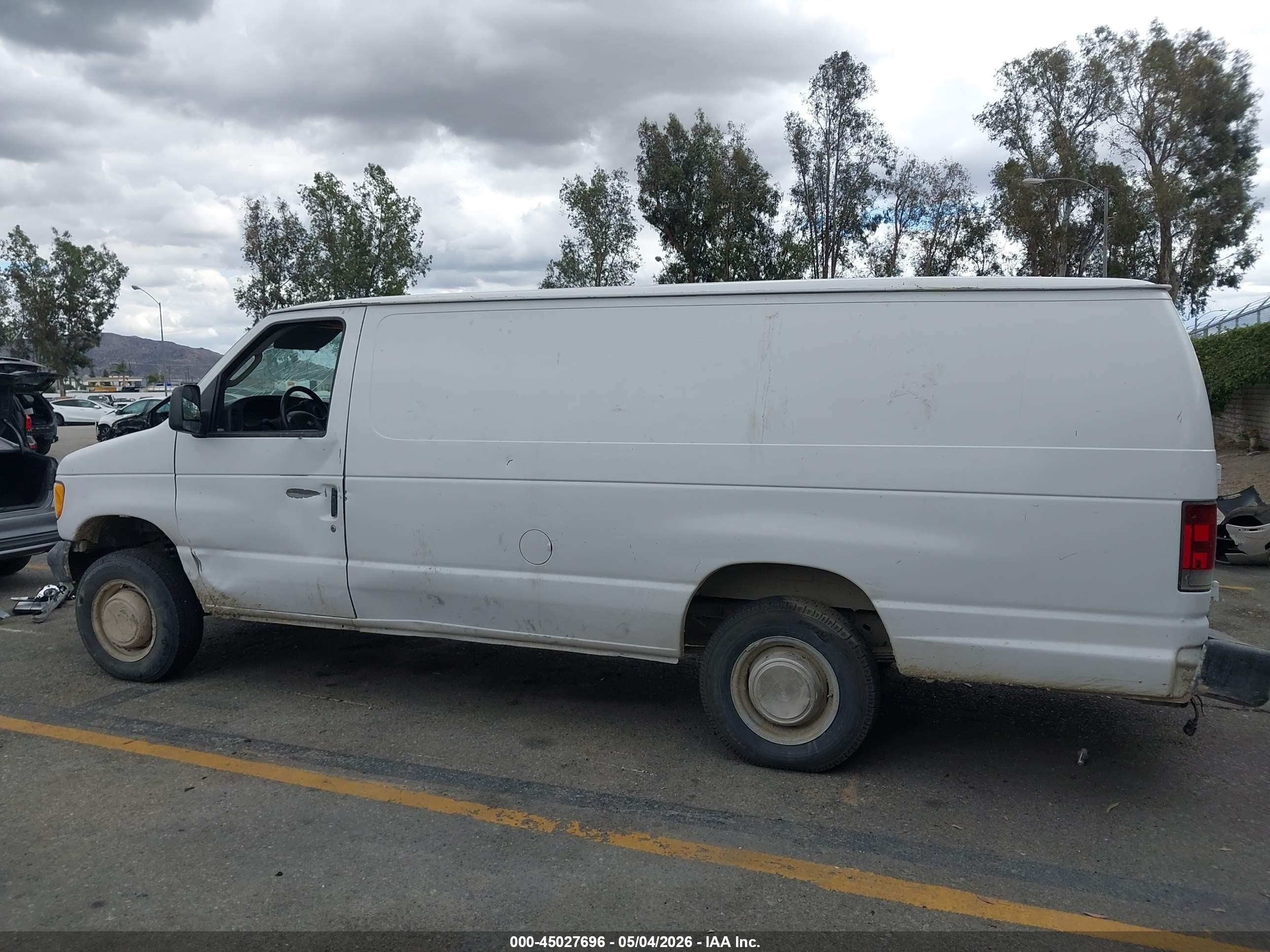 2003 Ford E-250 Commercial/recreational White vin: 1FTNS24L73HA12555