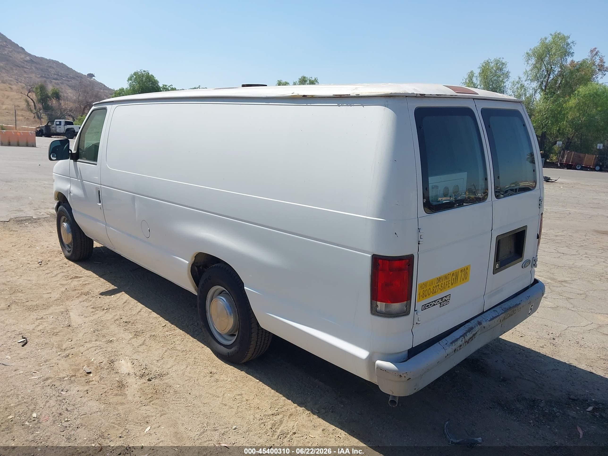 1998 Ford E-250 Commercial/recreational White vin: 1FTNS24L8WHC09240