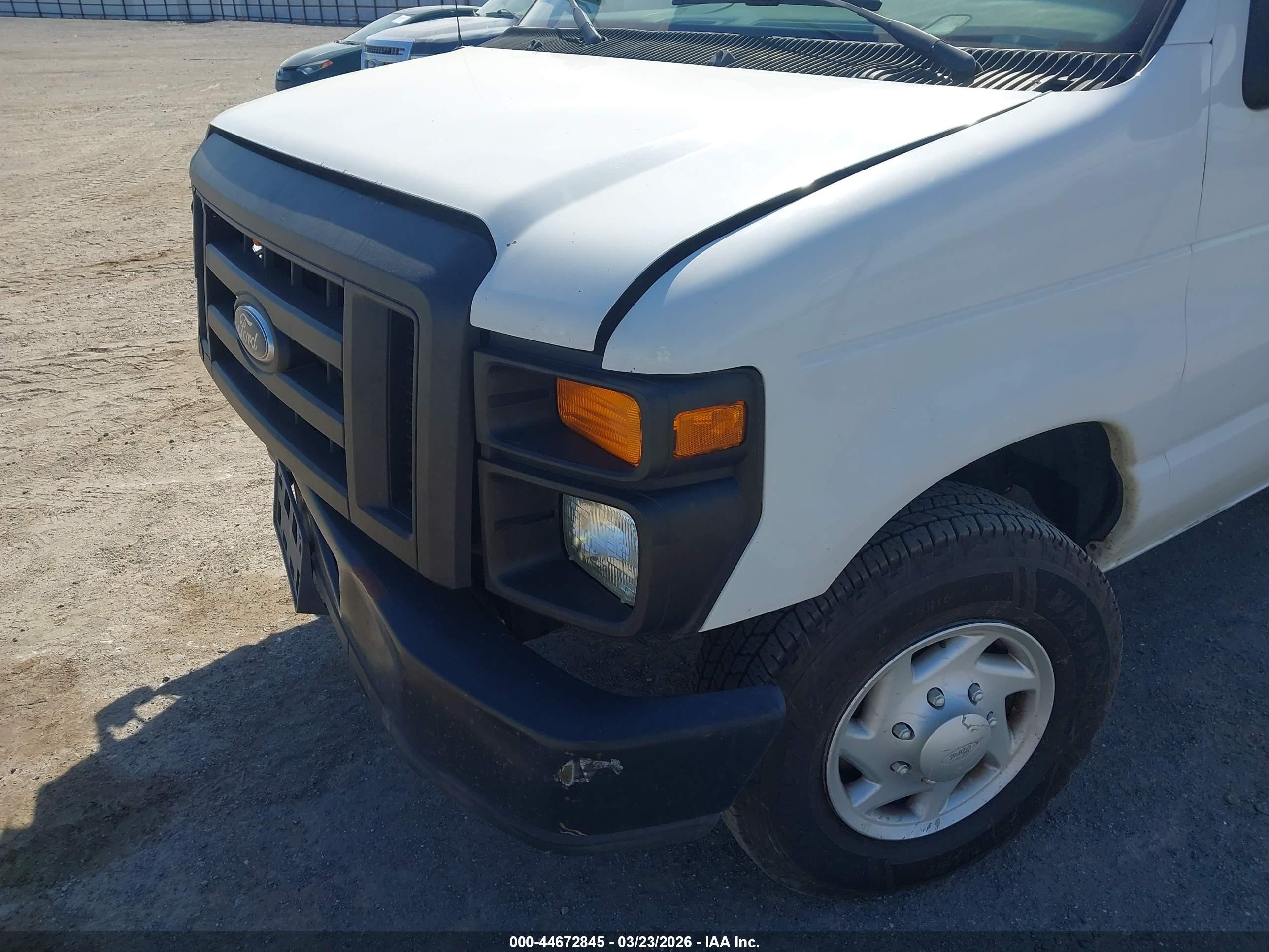 2008 Ford E-250 Commercial/recreational Белый vin: 1FTNS24L98DA19232