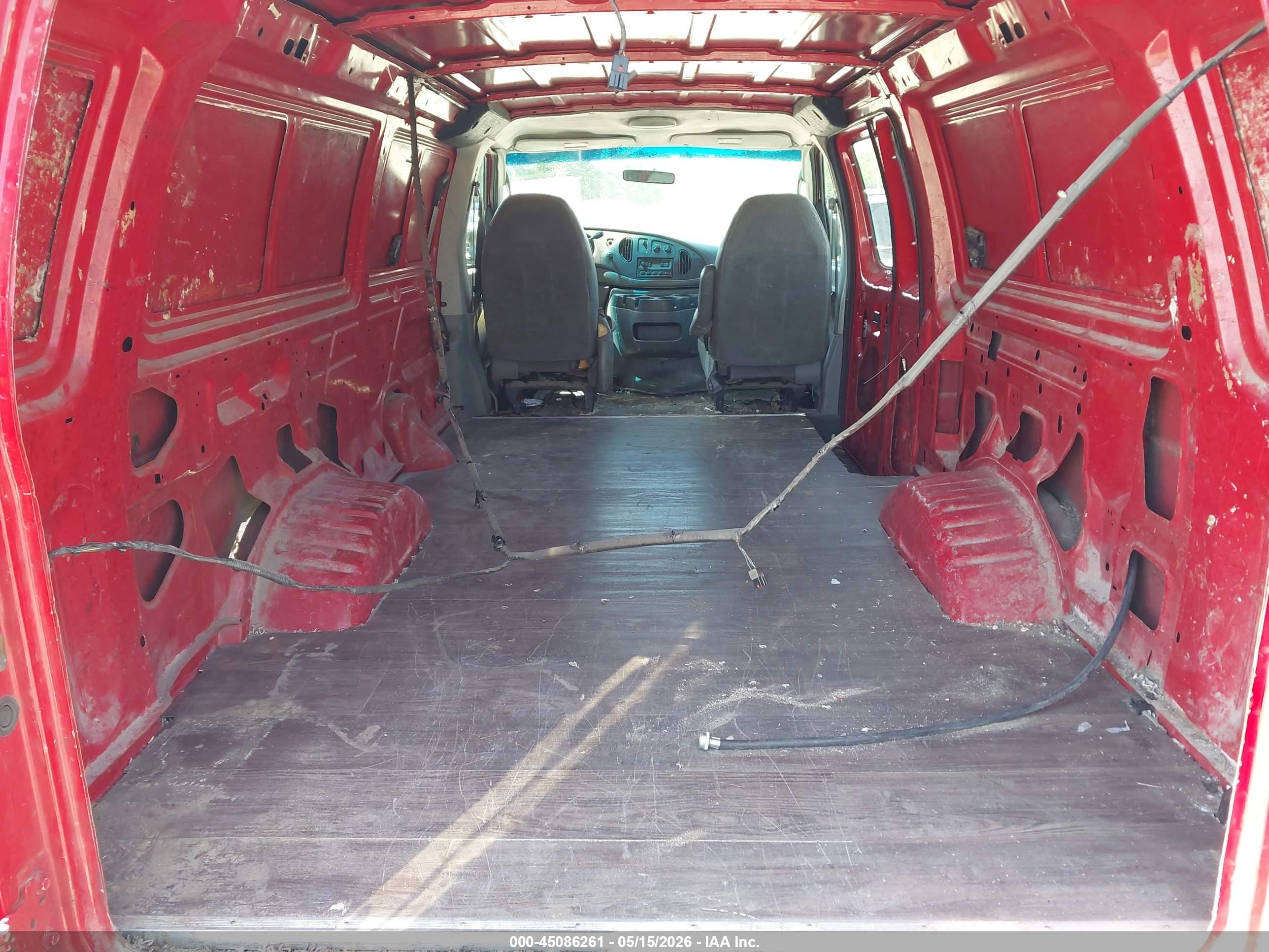 2008 Ford E-250 Commercial/recreational Red vin: 1FTNS24W08DA38195