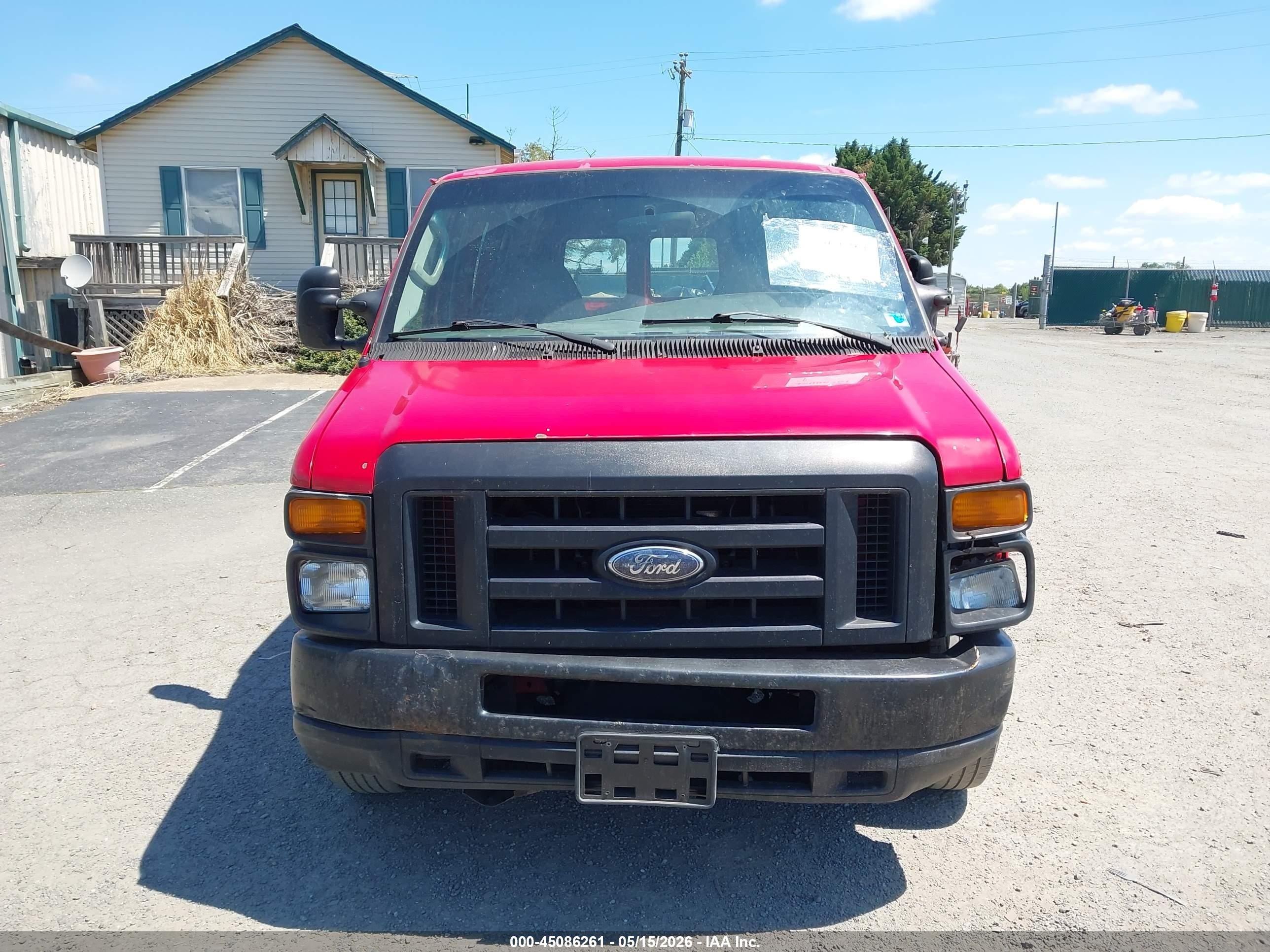 2008 Ford E-250 Commercial/recreational Red vin: 1FTNS24W08DA38195