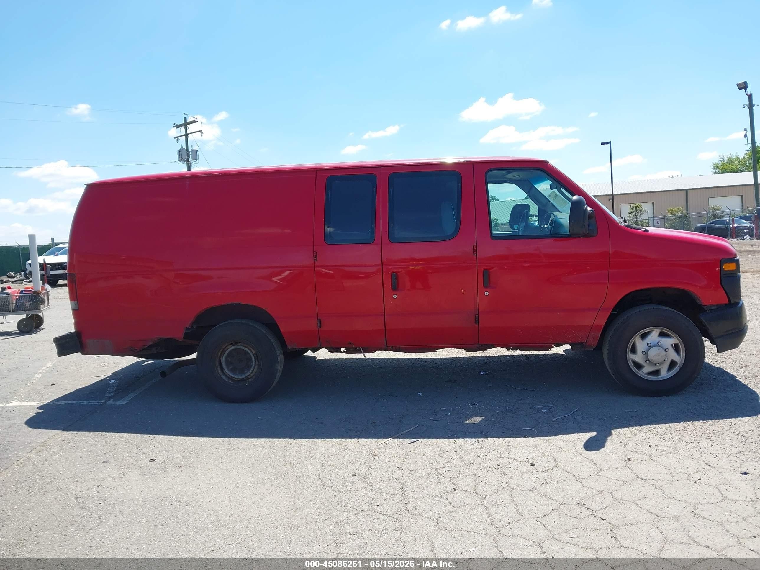 2008 Ford E-250 Commercial/recreational Red vin: 1FTNS24W08DA38195