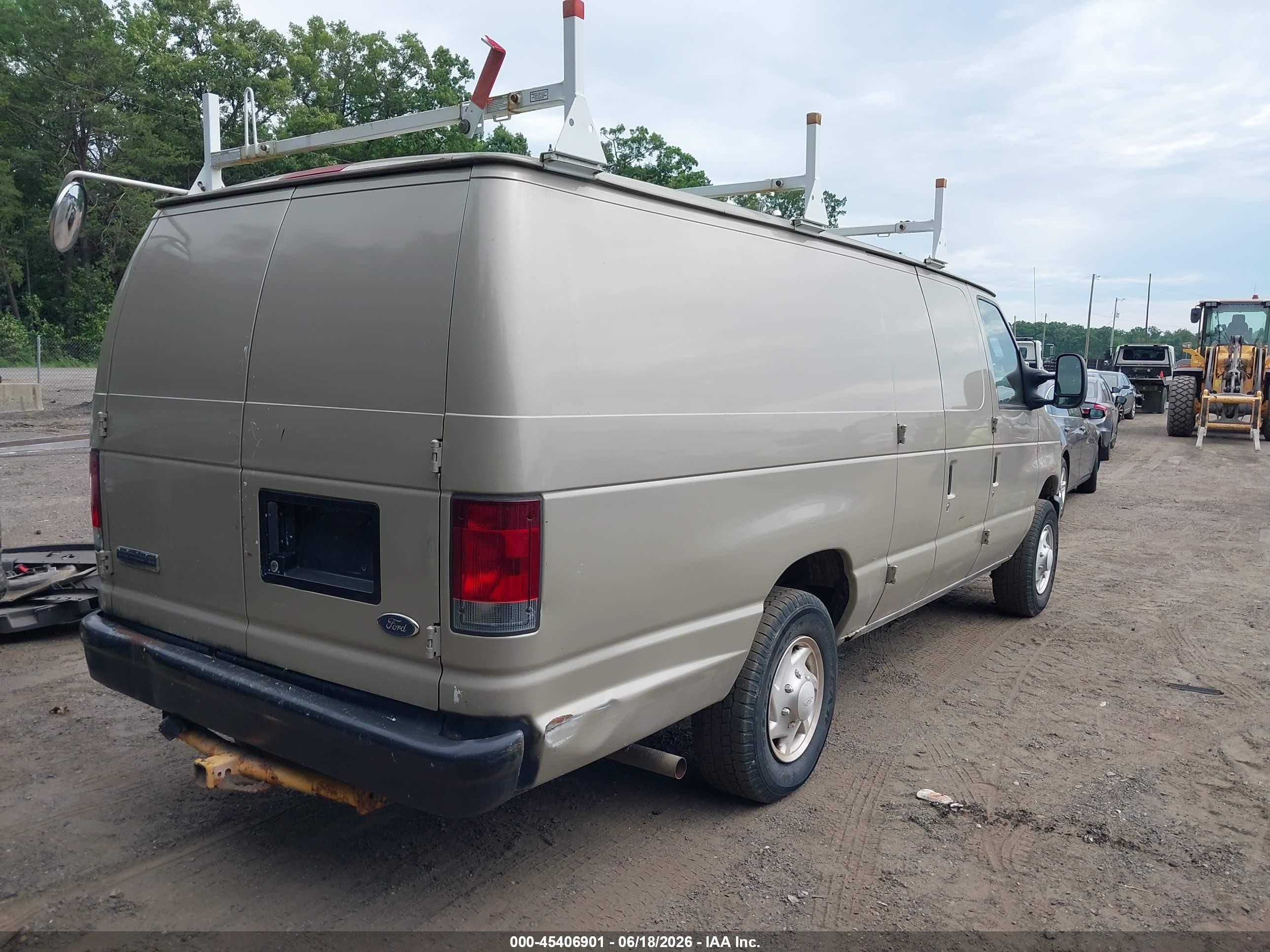 2008 Ford E-250 Commercial/recreational Золотой vin: 1FTNS24W18DB41514