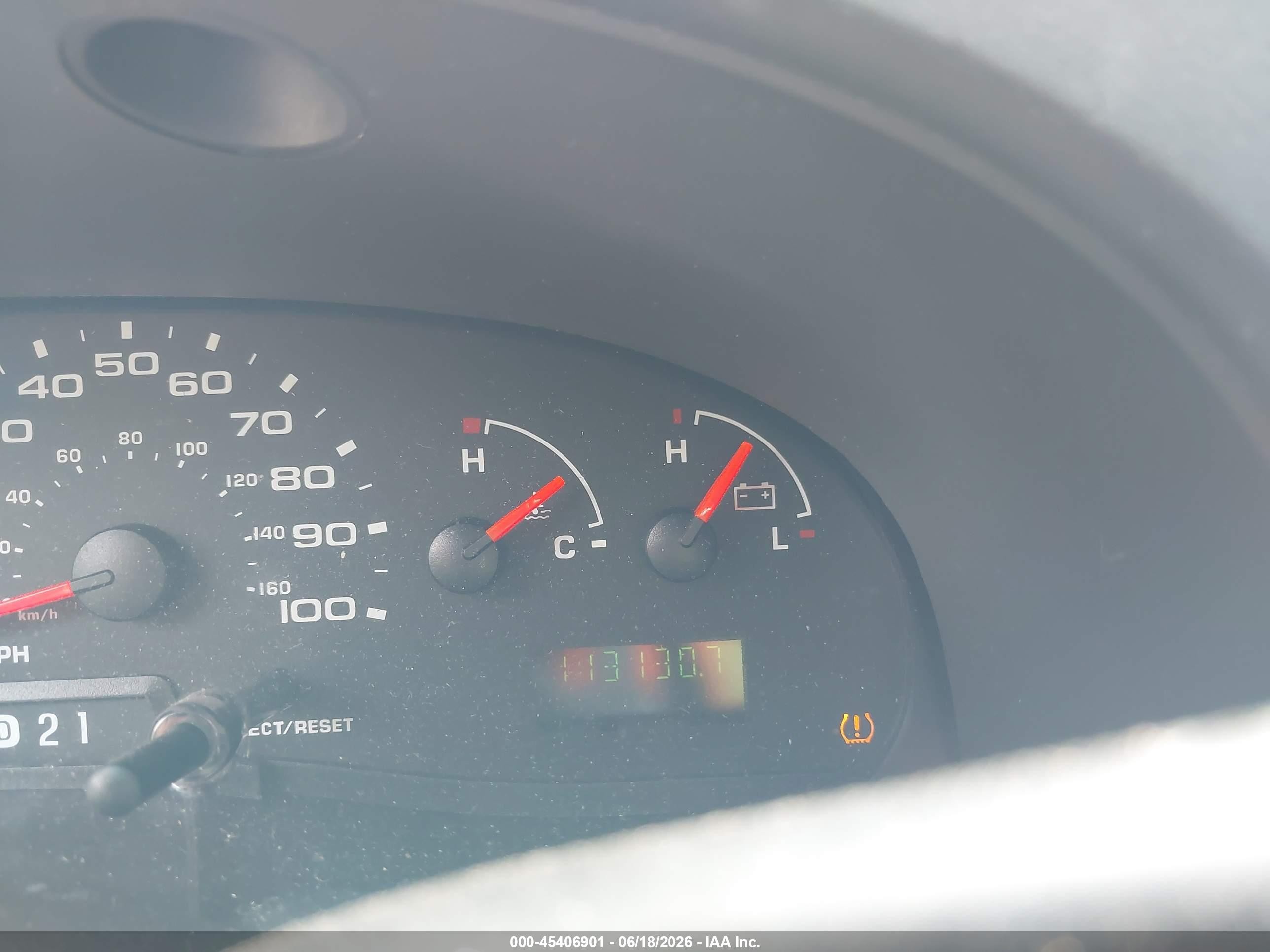2008 Ford E-250 Commercial/recreational Золотой vin: 1FTNS24W18DB41514
