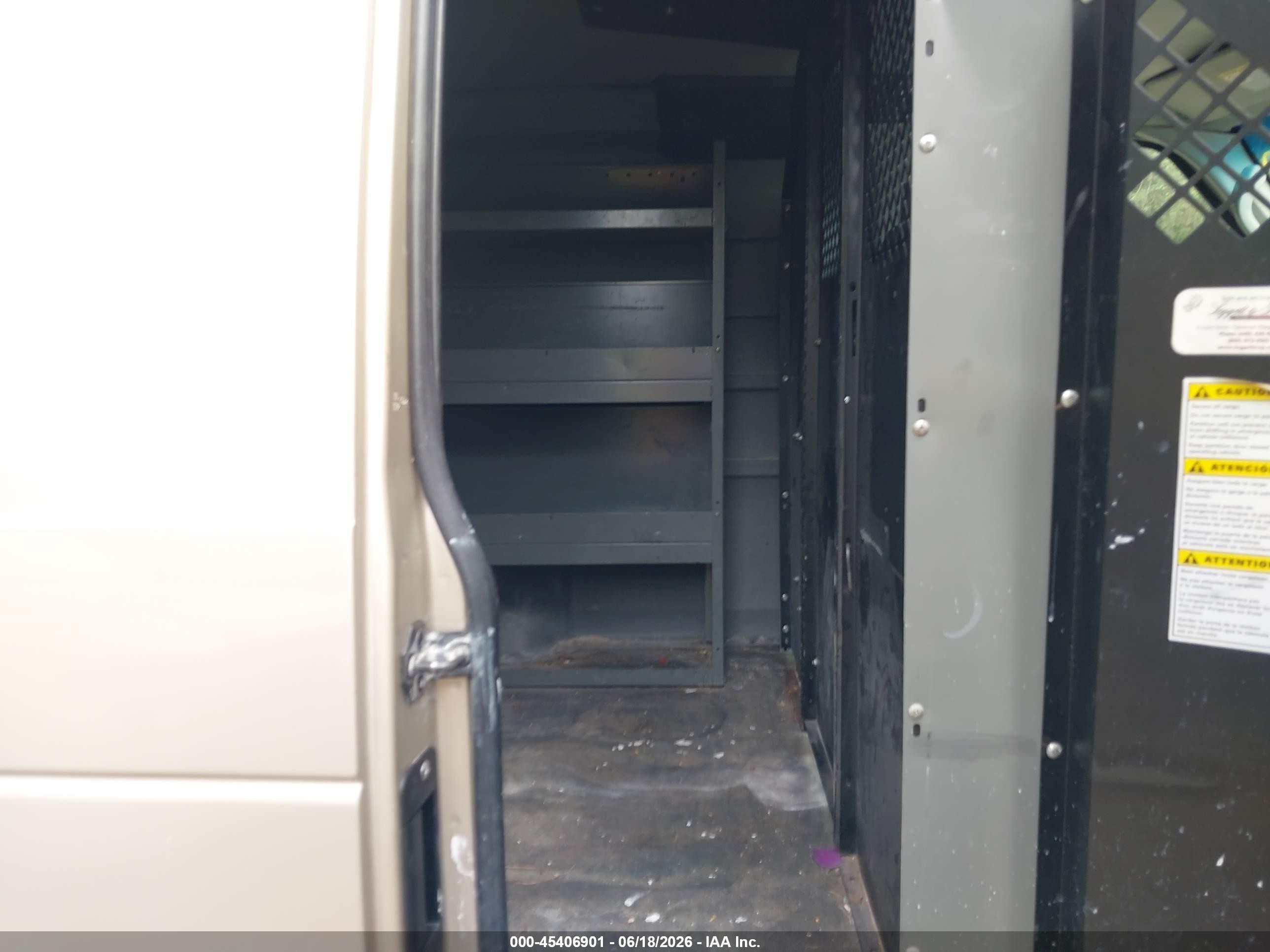 2008 Ford E-250 Commercial/recreational Золотой vin: 1FTNS24W18DB41514