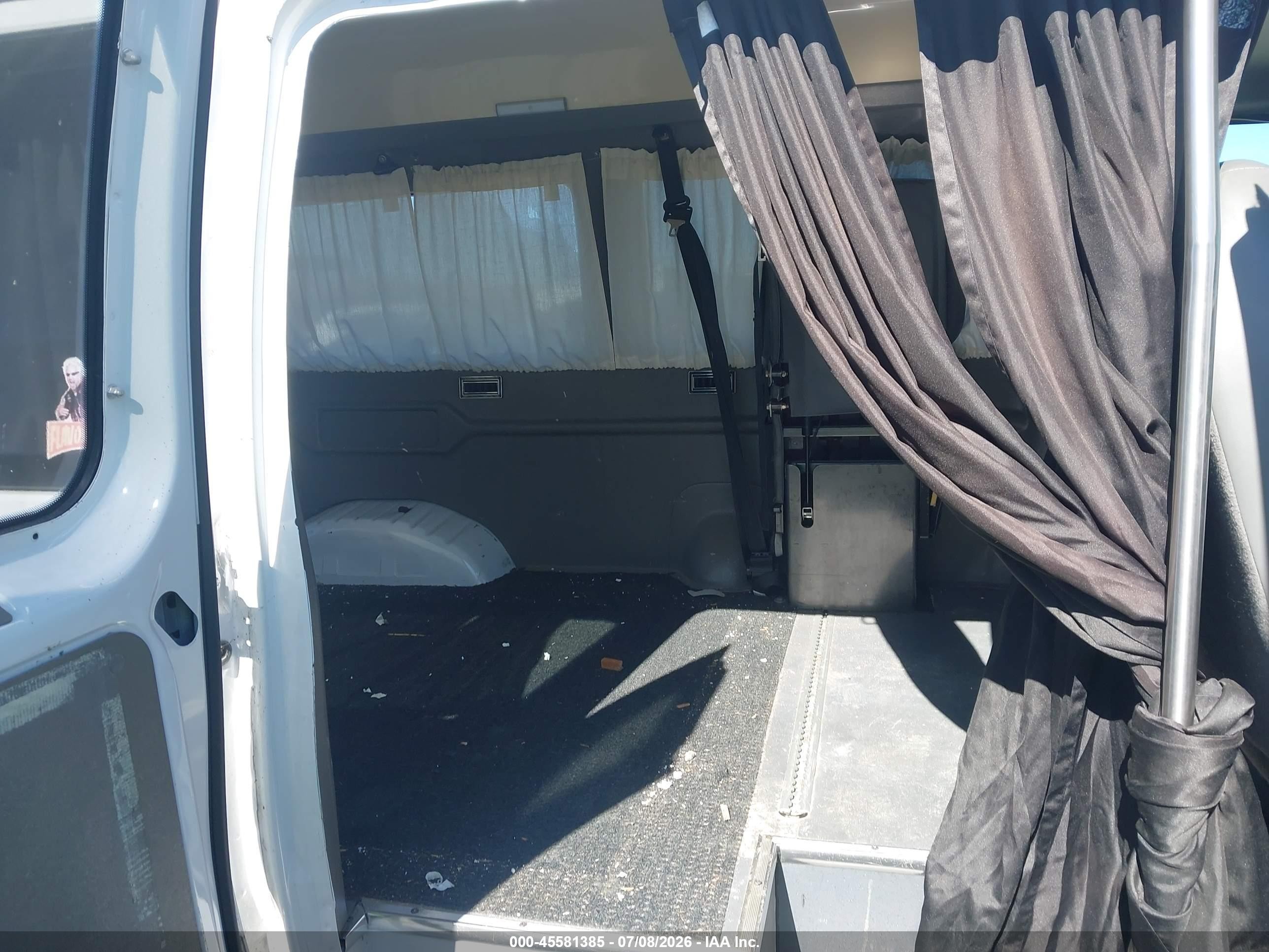 2006 Ford E-250 Commercial/recreational White vin: 1FTNS24W26DB37484