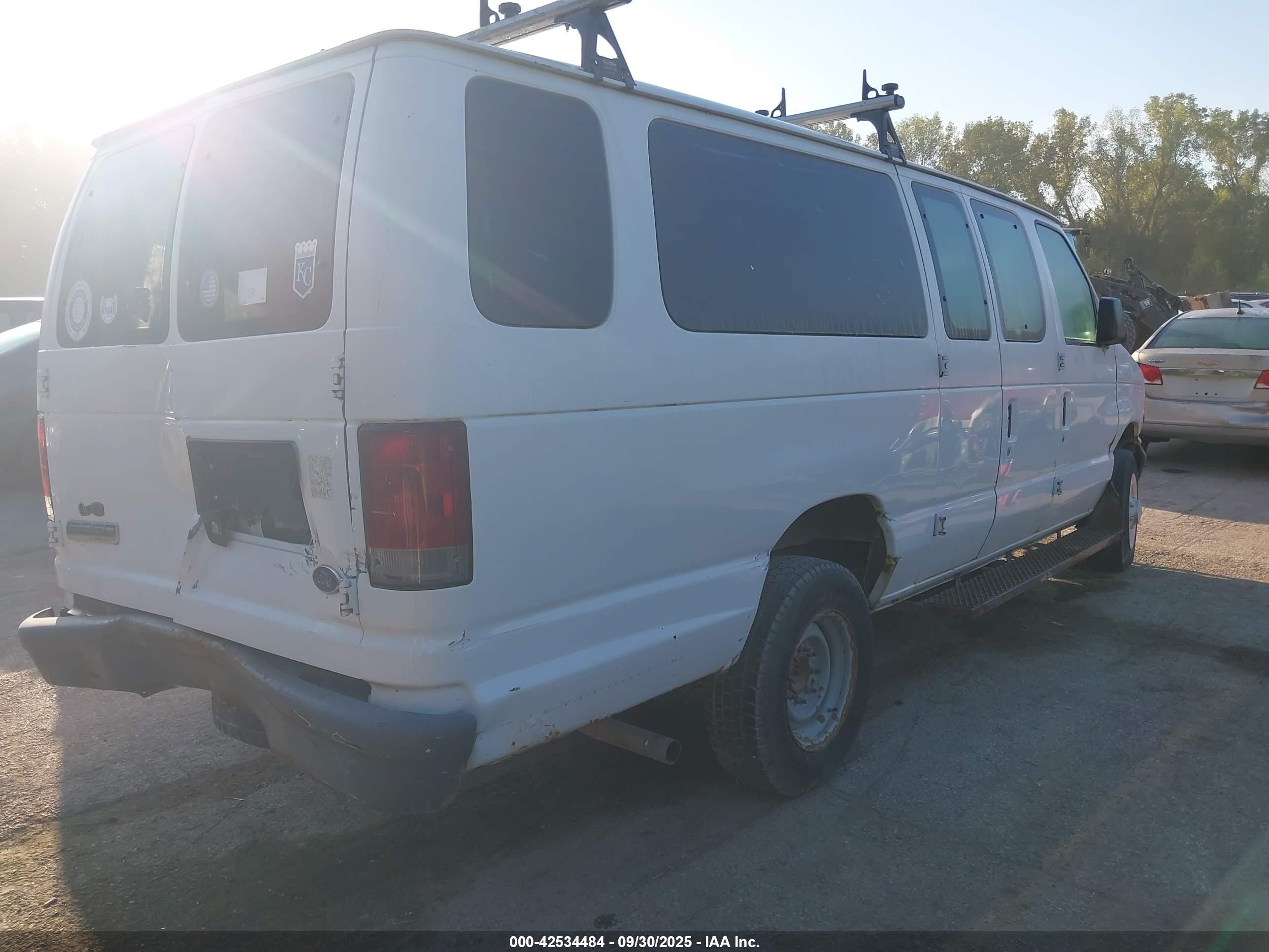 2007 Ford E-250 Commercial/recreational White vin: 1FTNS24W27DB24719