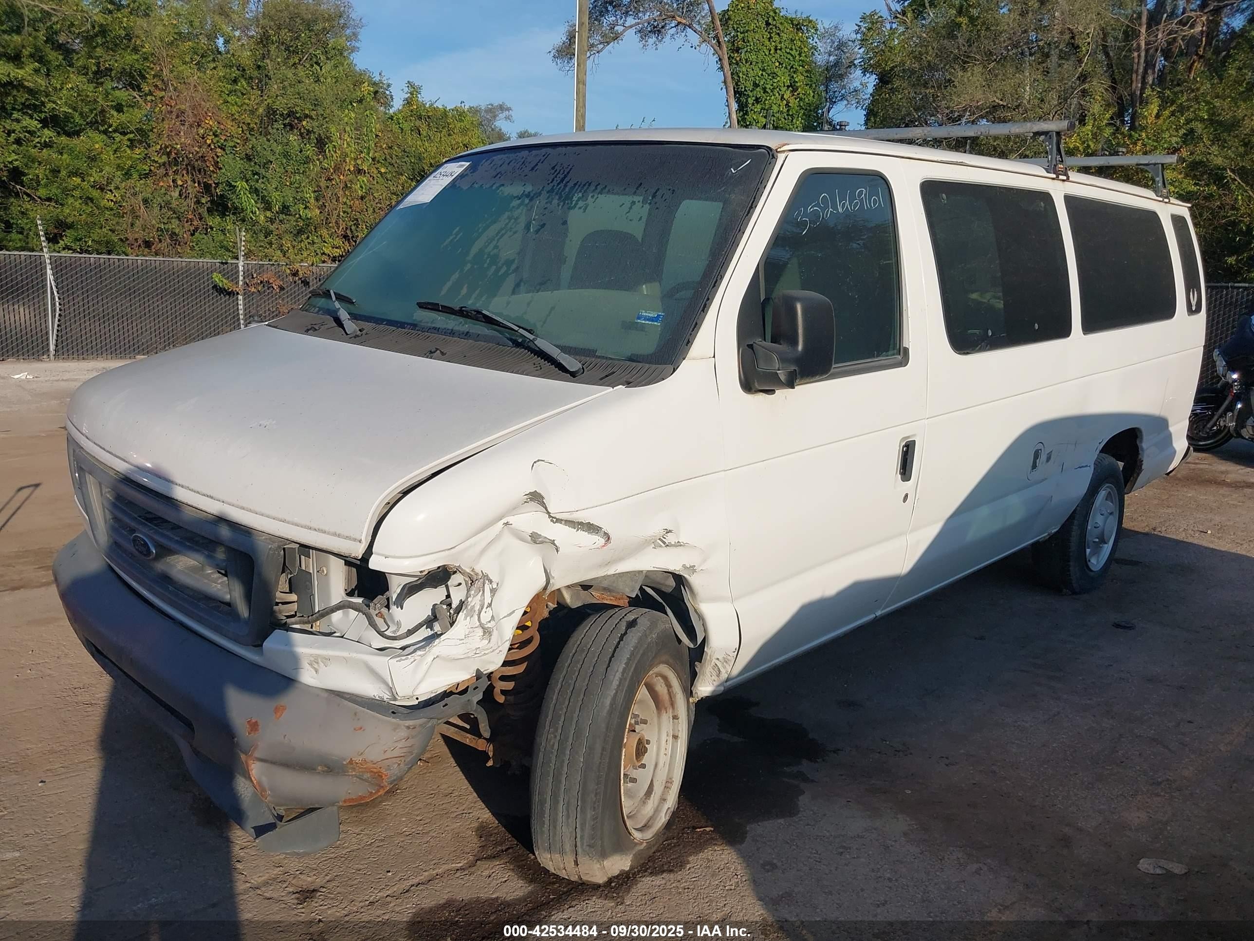 2007 Ford E-250 Commercial/recreational White vin: 1FTNS24W27DB24719