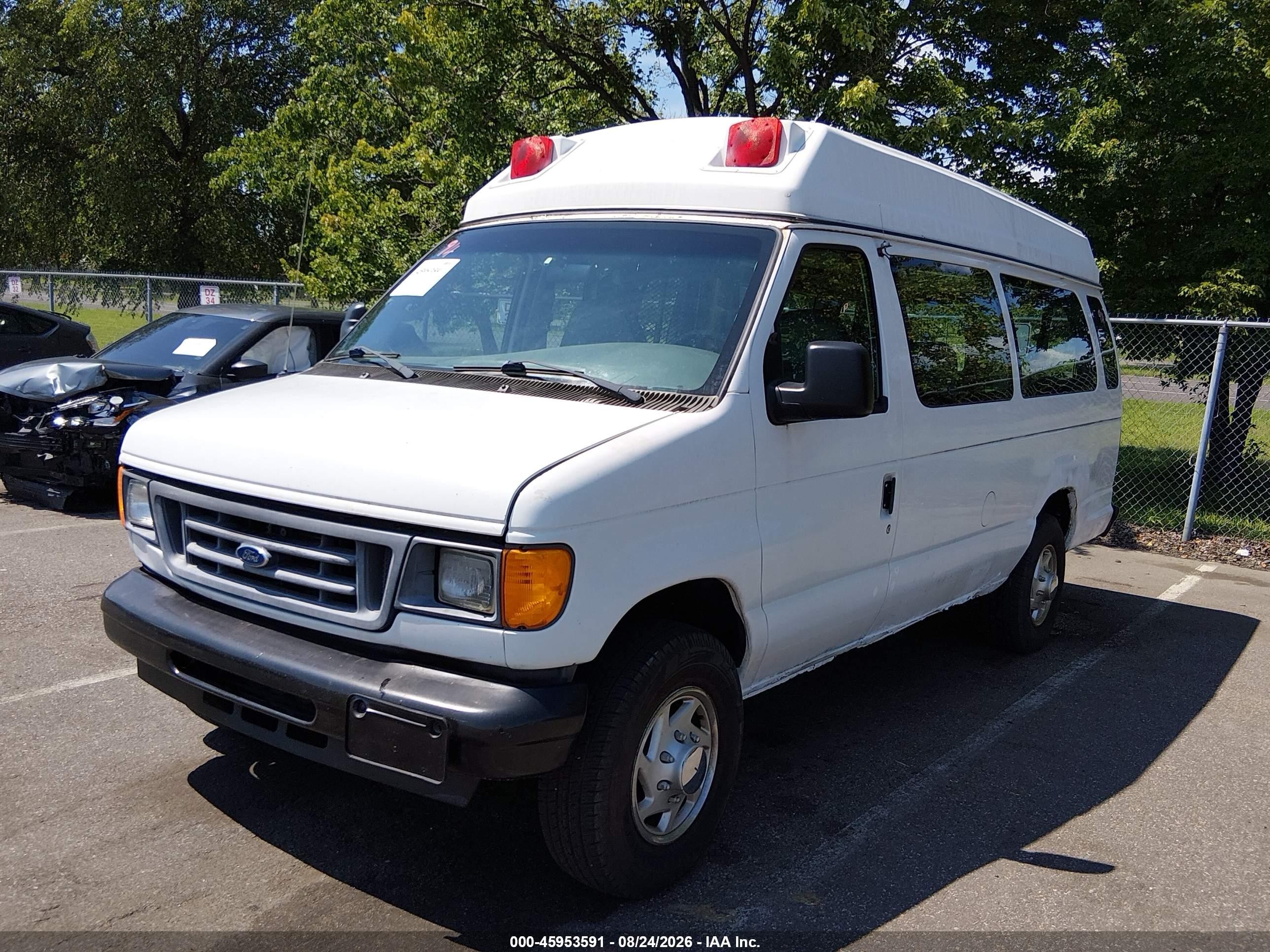 2007 Ford E-250 Commercial/recreational White vin: 1FTNS24W37DA45642