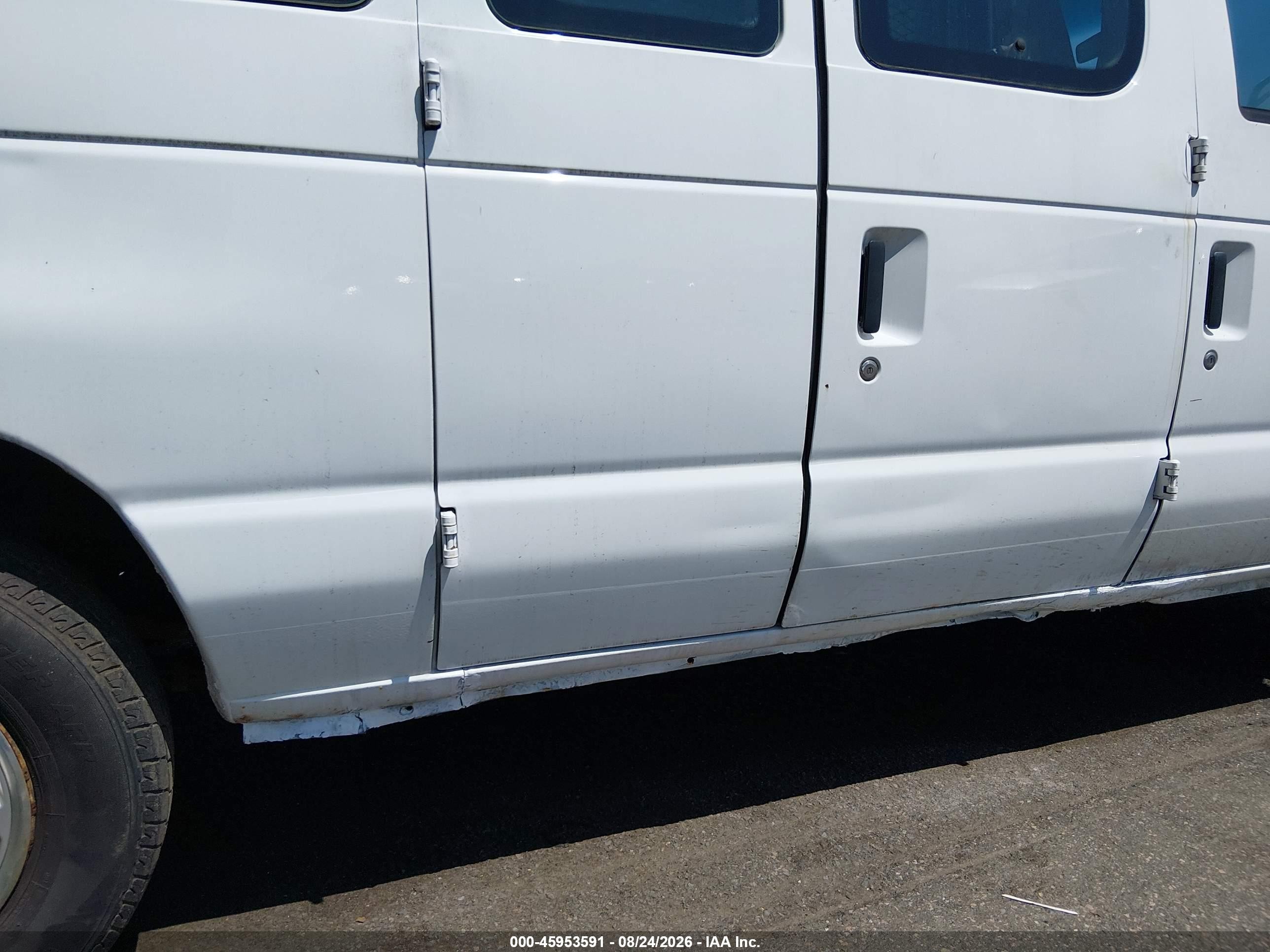 2007 Ford E-250 Commercial/recreational White vin: 1FTNS24W37DA45642