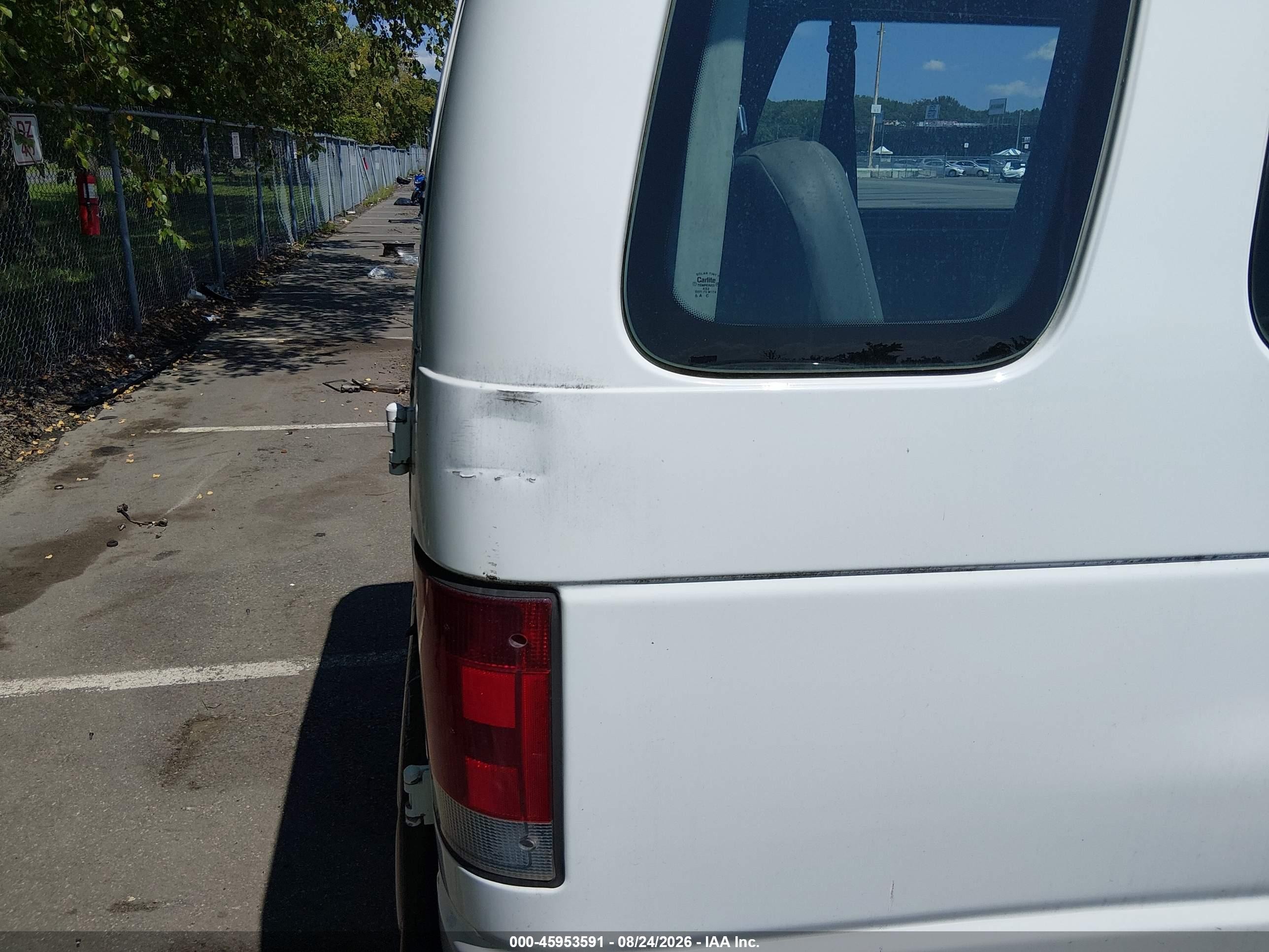 2007 Ford E-250 Commercial/recreational White vin: 1FTNS24W37DA45642
