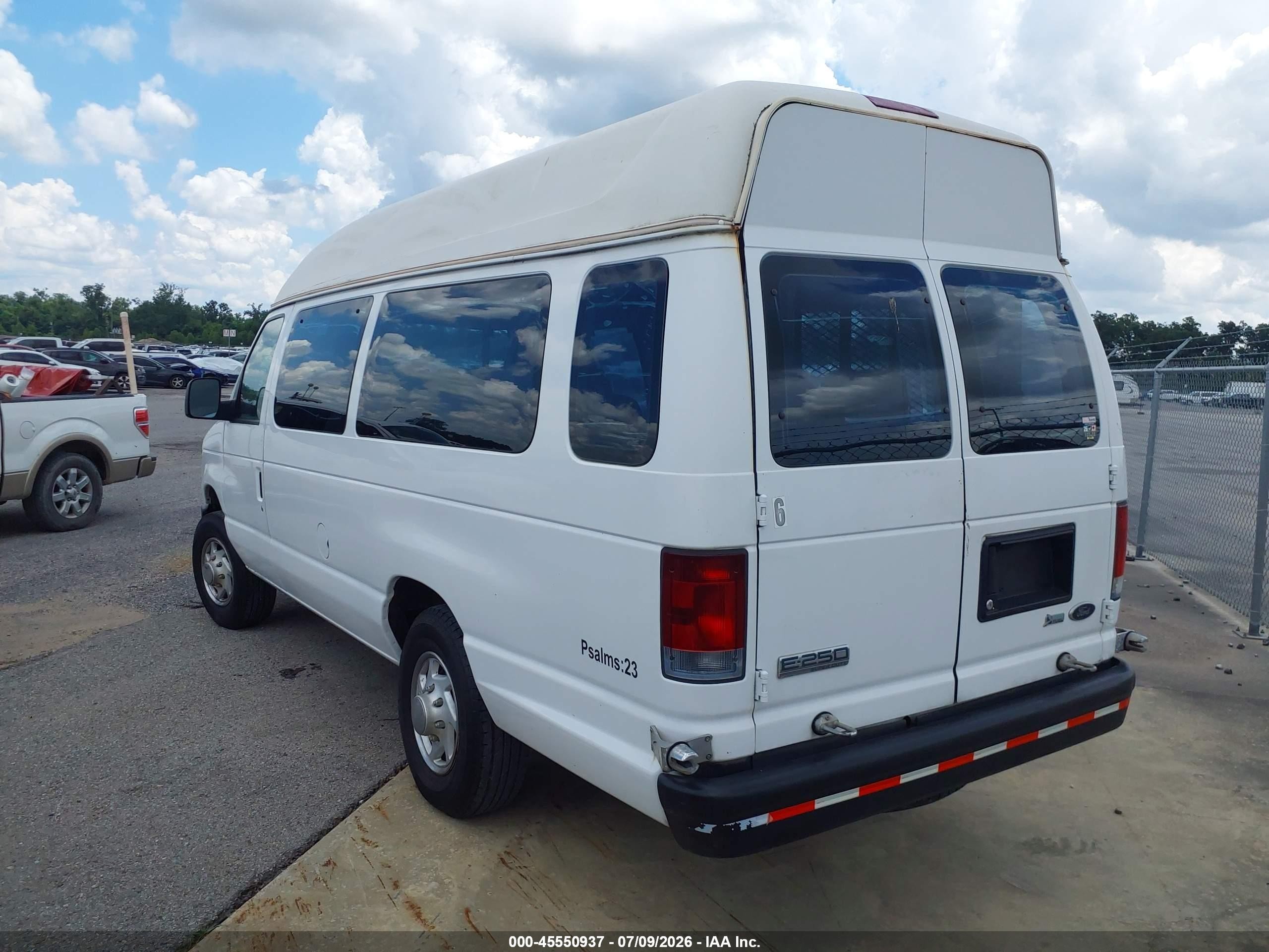 2009 Ford E-250 Commercial/recreational White vin: 1FTNS24W39DA25670