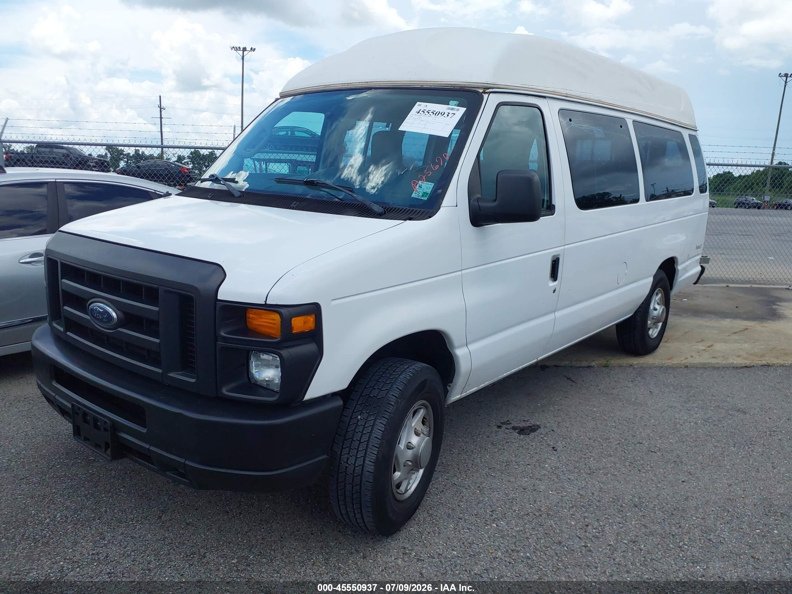 2009 Ford E-250 Commercial/recreational White vin: 1FTNS24W39DA25670