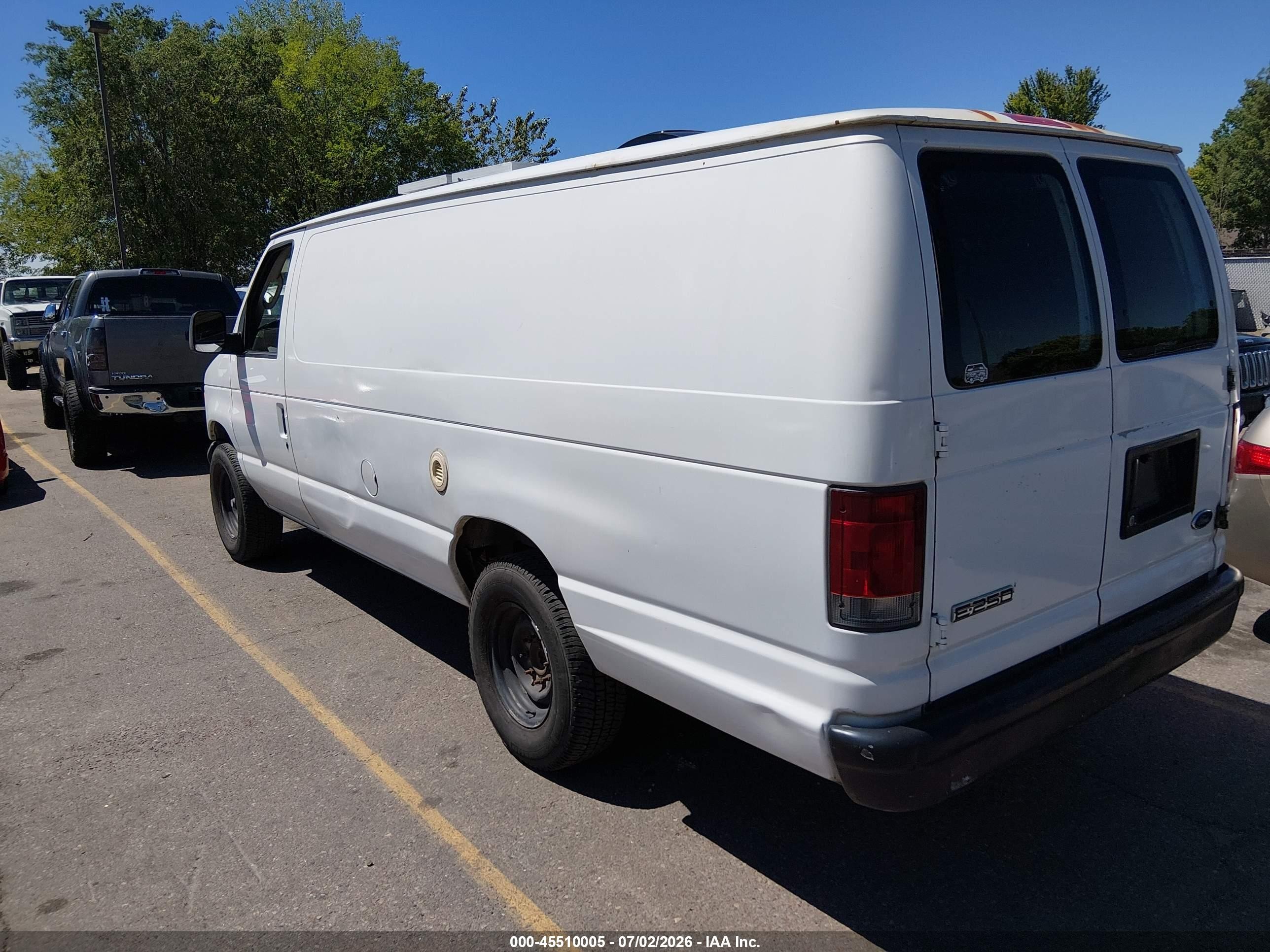 2006 Ford E-250 Commercial/recreational White vin: 1FTNS24W46HB27936