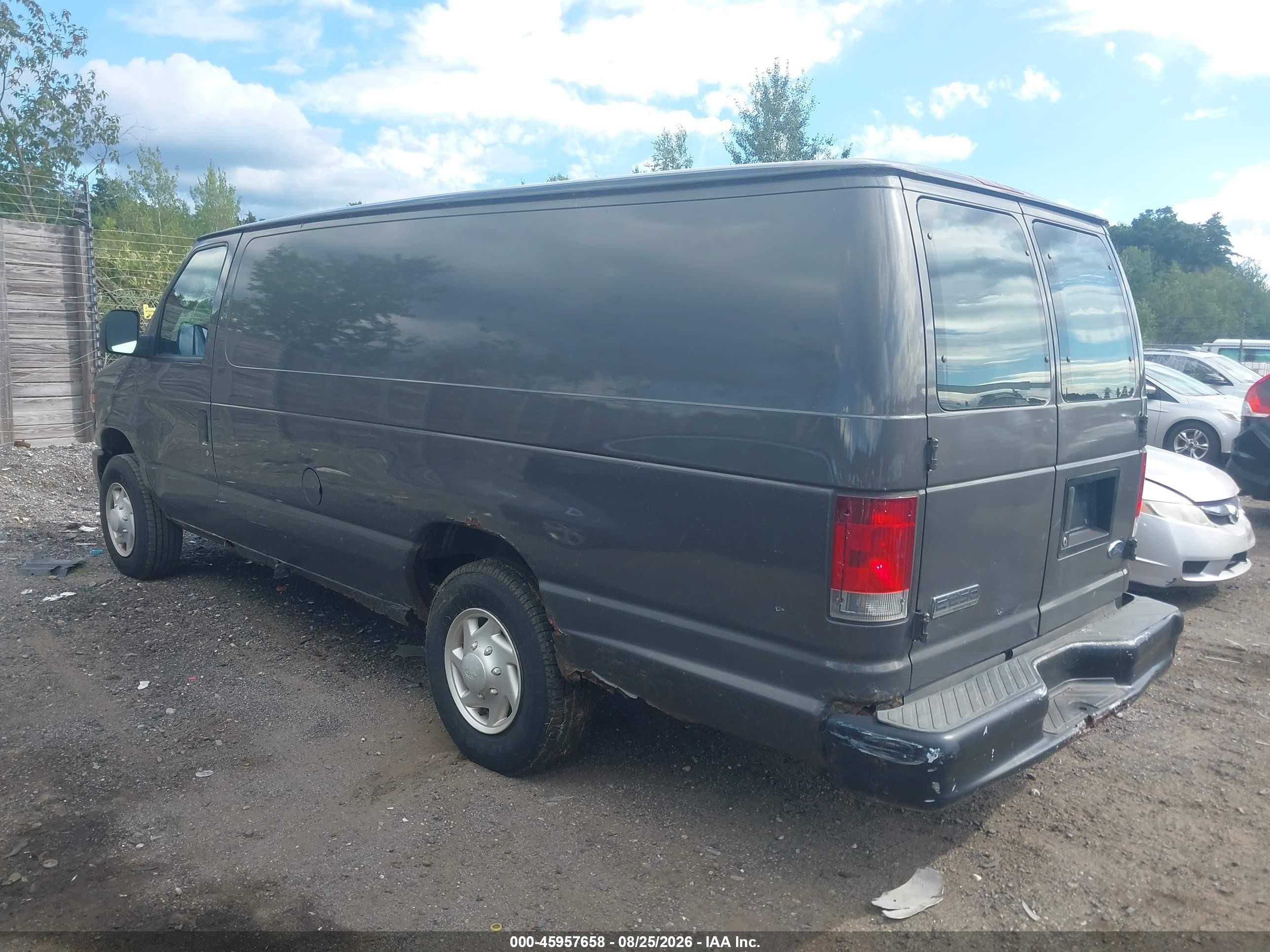 2008 Ford E-250 Commercial/recreational Gray vin: 1FTNS24W58DB05647