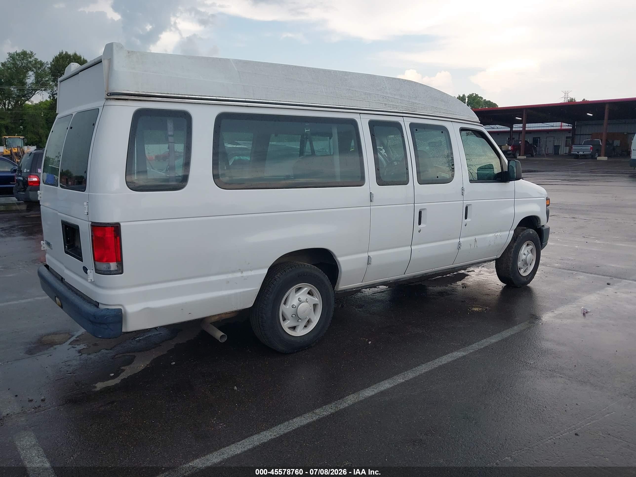 2008 Ford E-250 Commercial/recreational White vin: 1FTNS24WX8DB55038