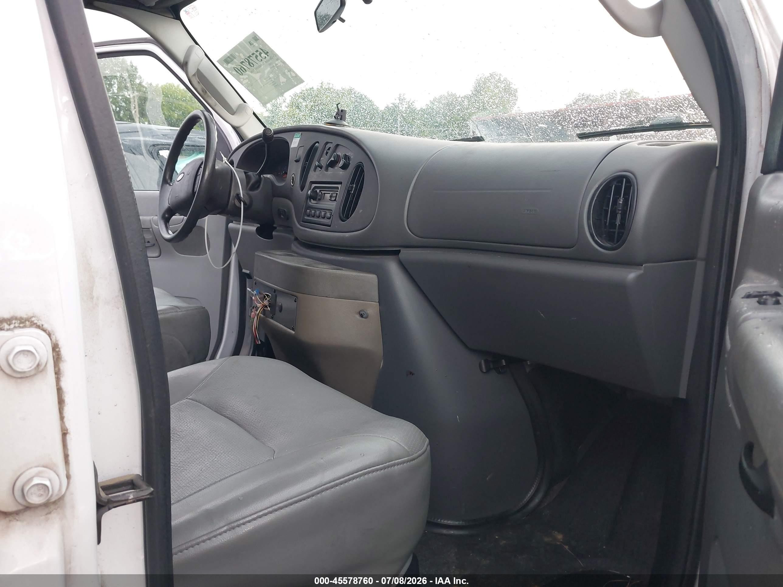 2008 Ford E-250 Commercial/recreational White vin: 1FTNS24WX8DB55038
