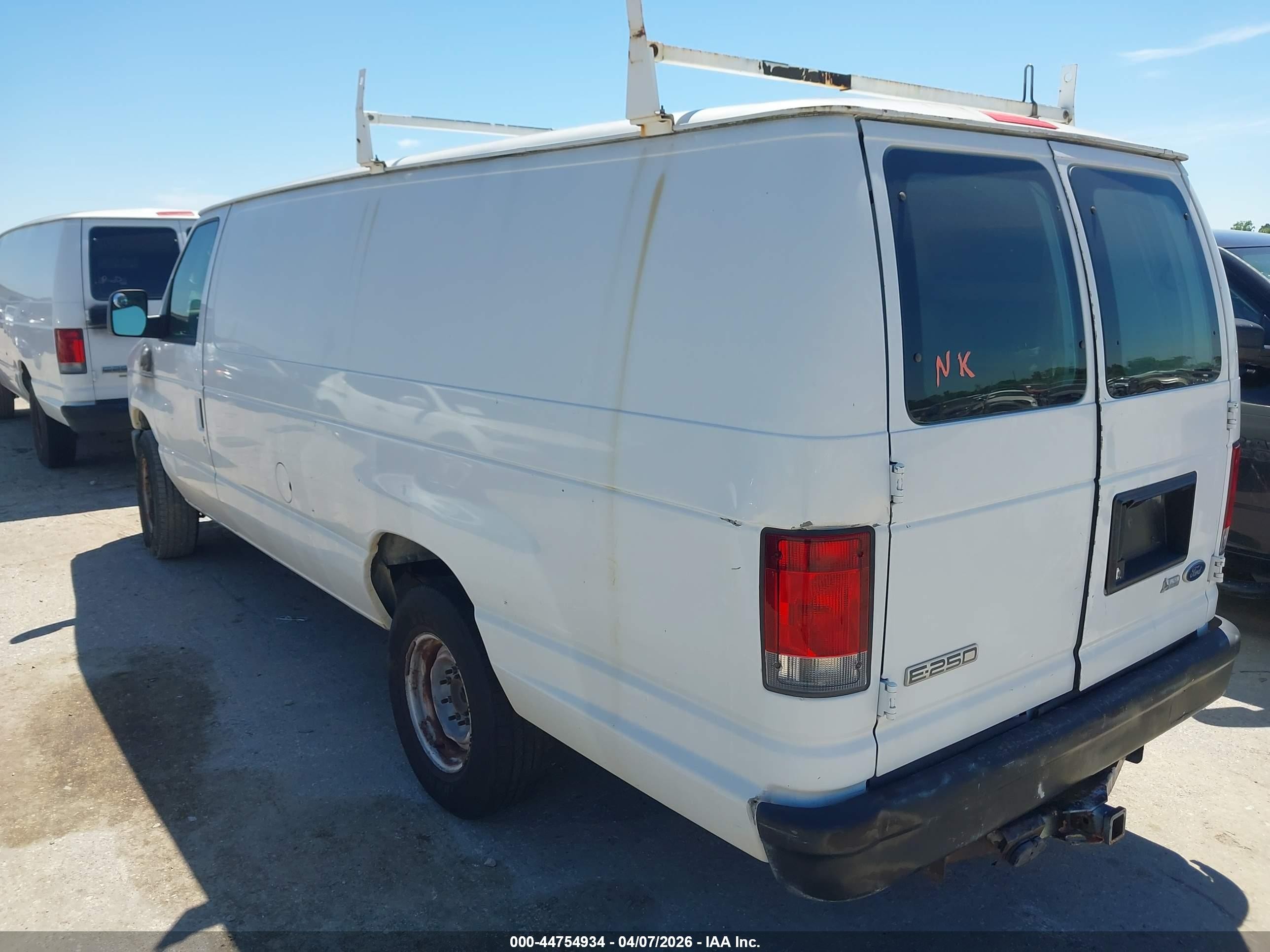 2009 Ford E-250 Commercial/recreational White vin: 1FTNS24WX9DA88054