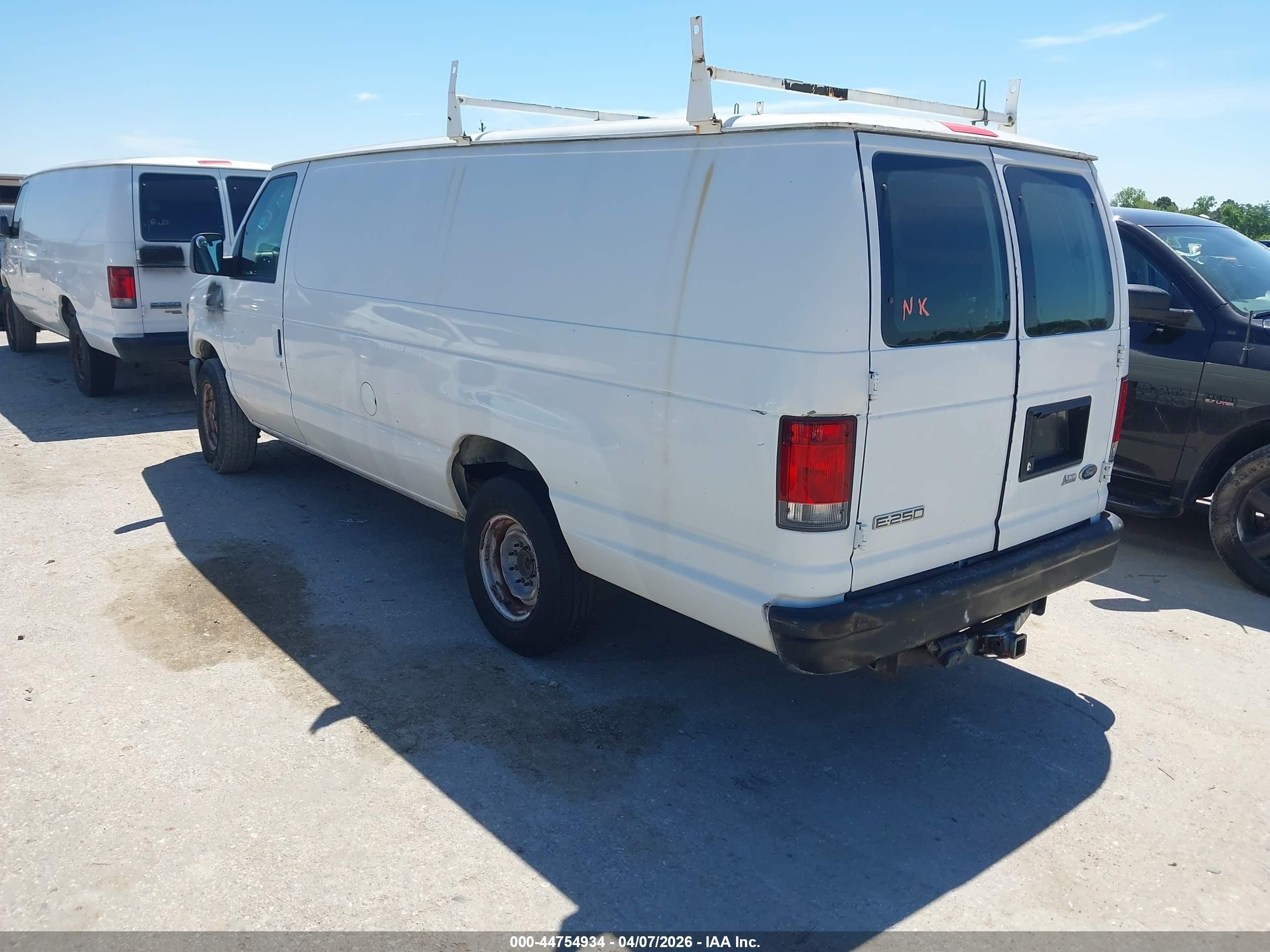 2009 Ford E-250 Commercial/recreational White vin: 1FTNS24WX9DA88054