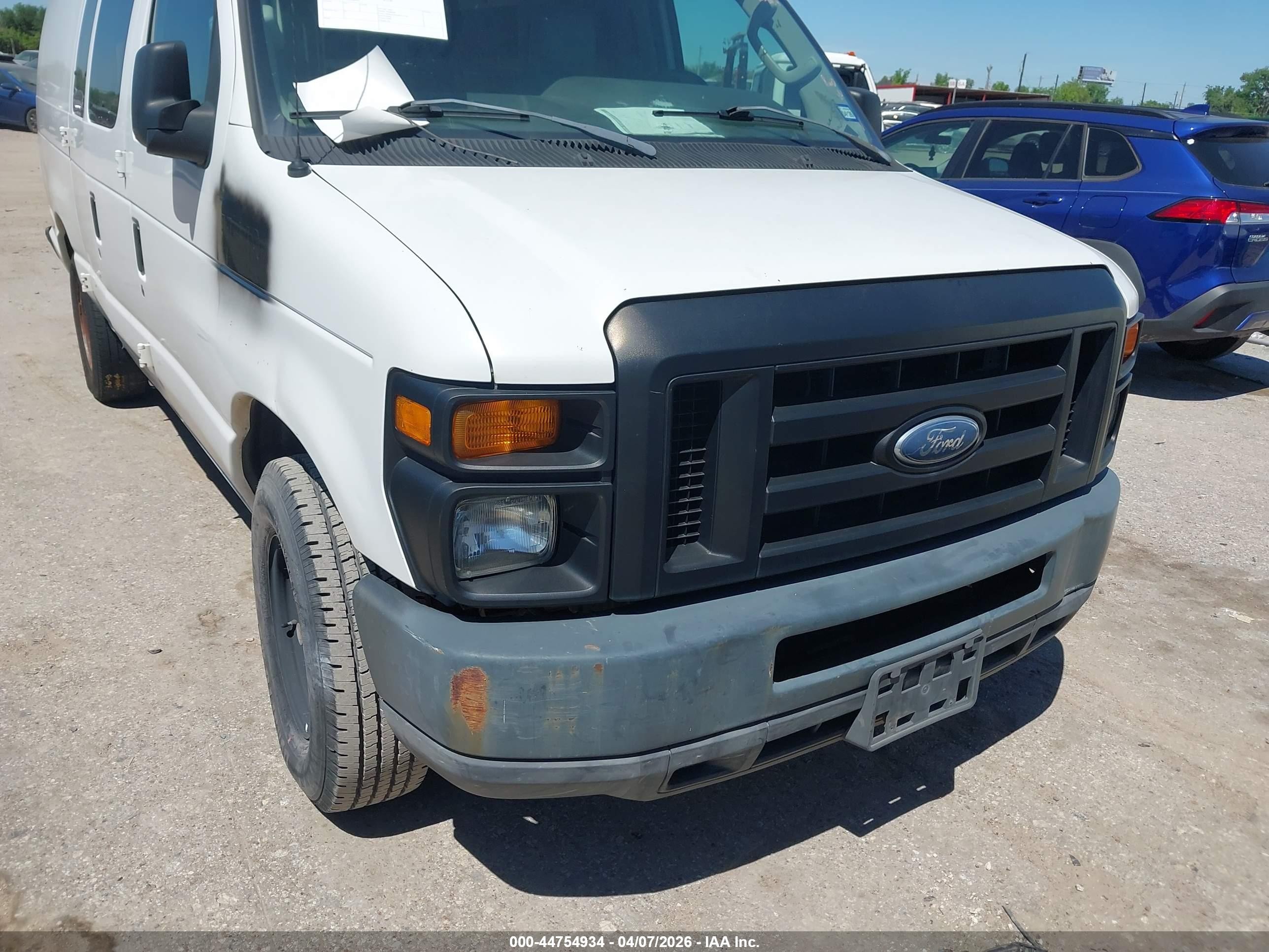 2009 Ford E-250 Commercial/recreational White vin: 1FTNS24WX9DA88054