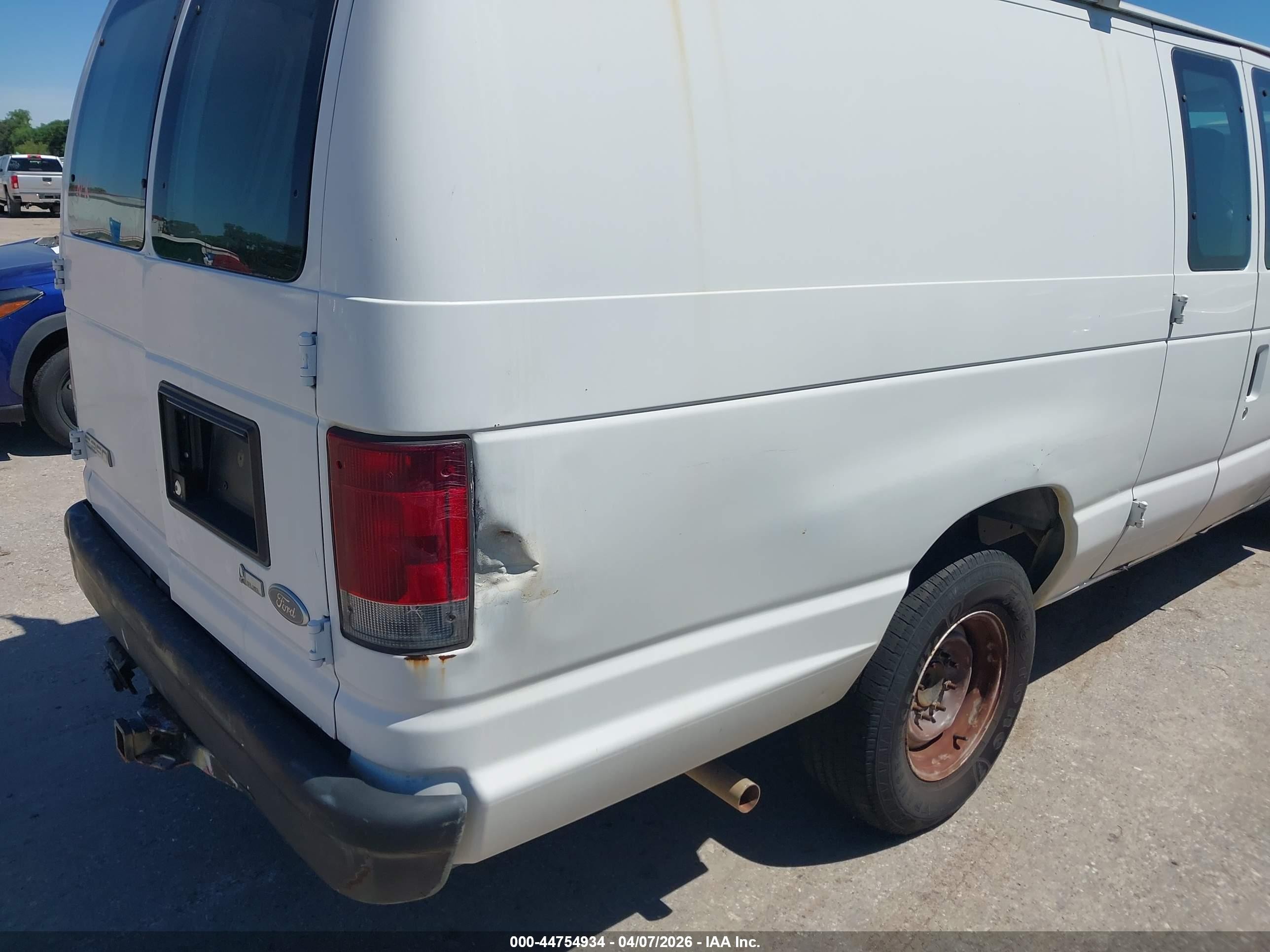 2009 Ford E-250 Commercial/recreational White vin: 1FTNS24WX9DA88054