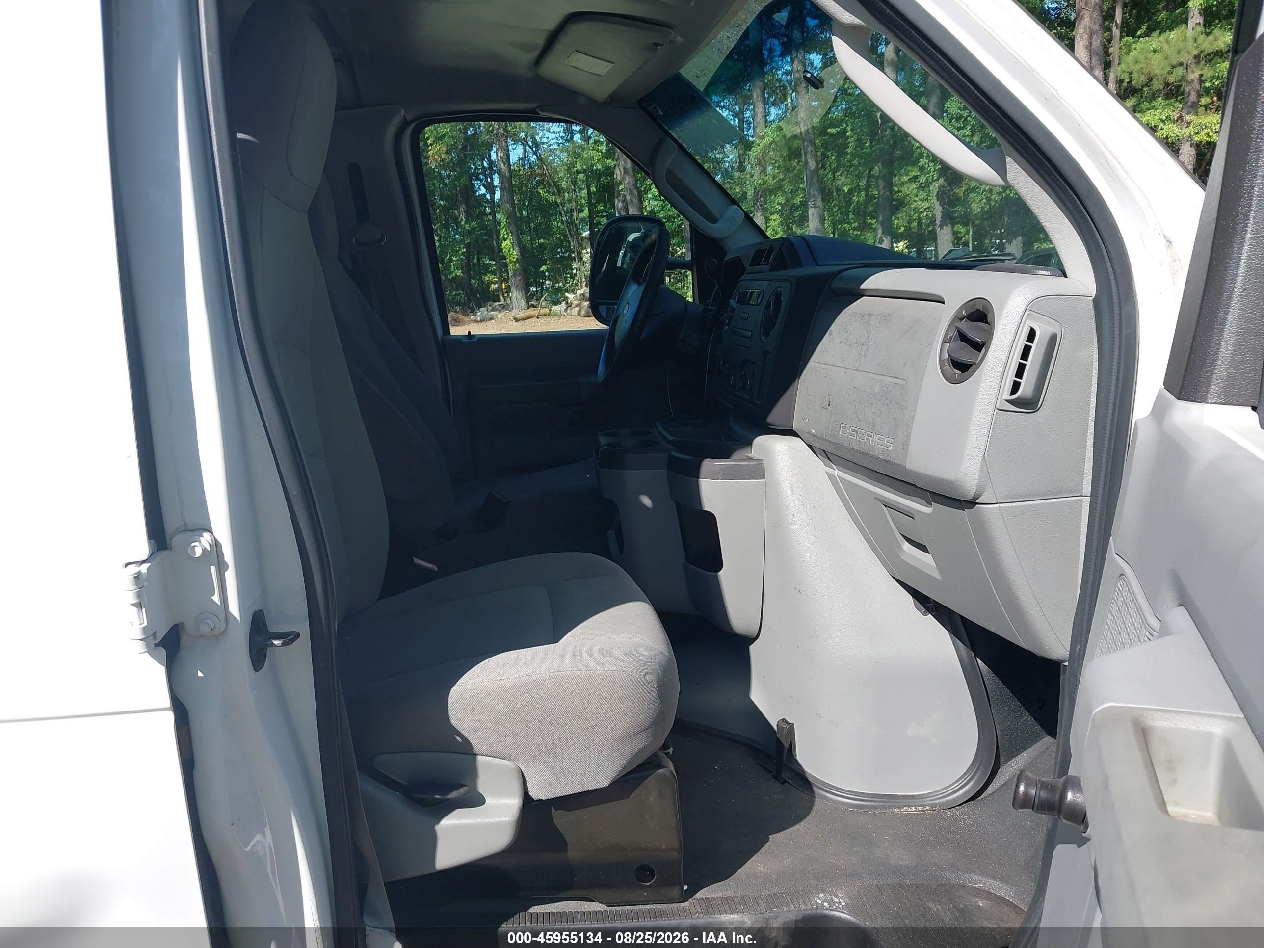 2011 Ford E-250 Commercial White vin: 1FTNS2EL1BDA46916