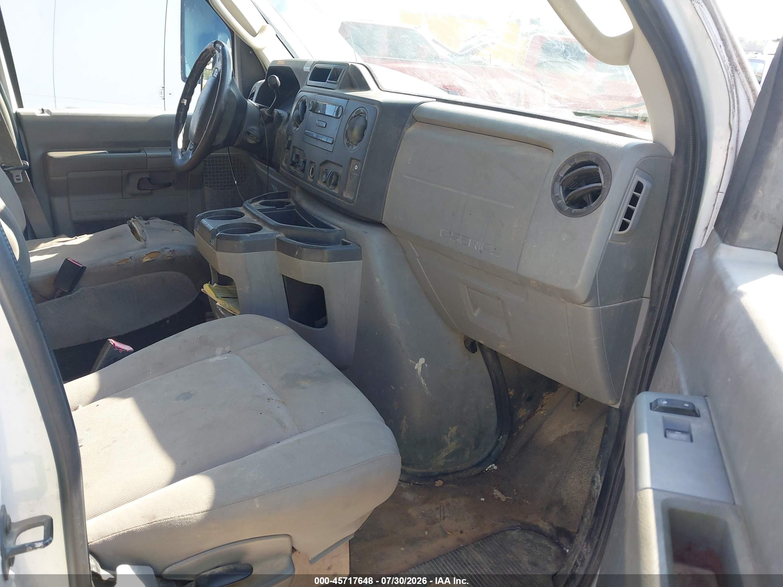 2013 Ford E-250 Commercial Белый vin: 1FTNS2EL2DDA81239