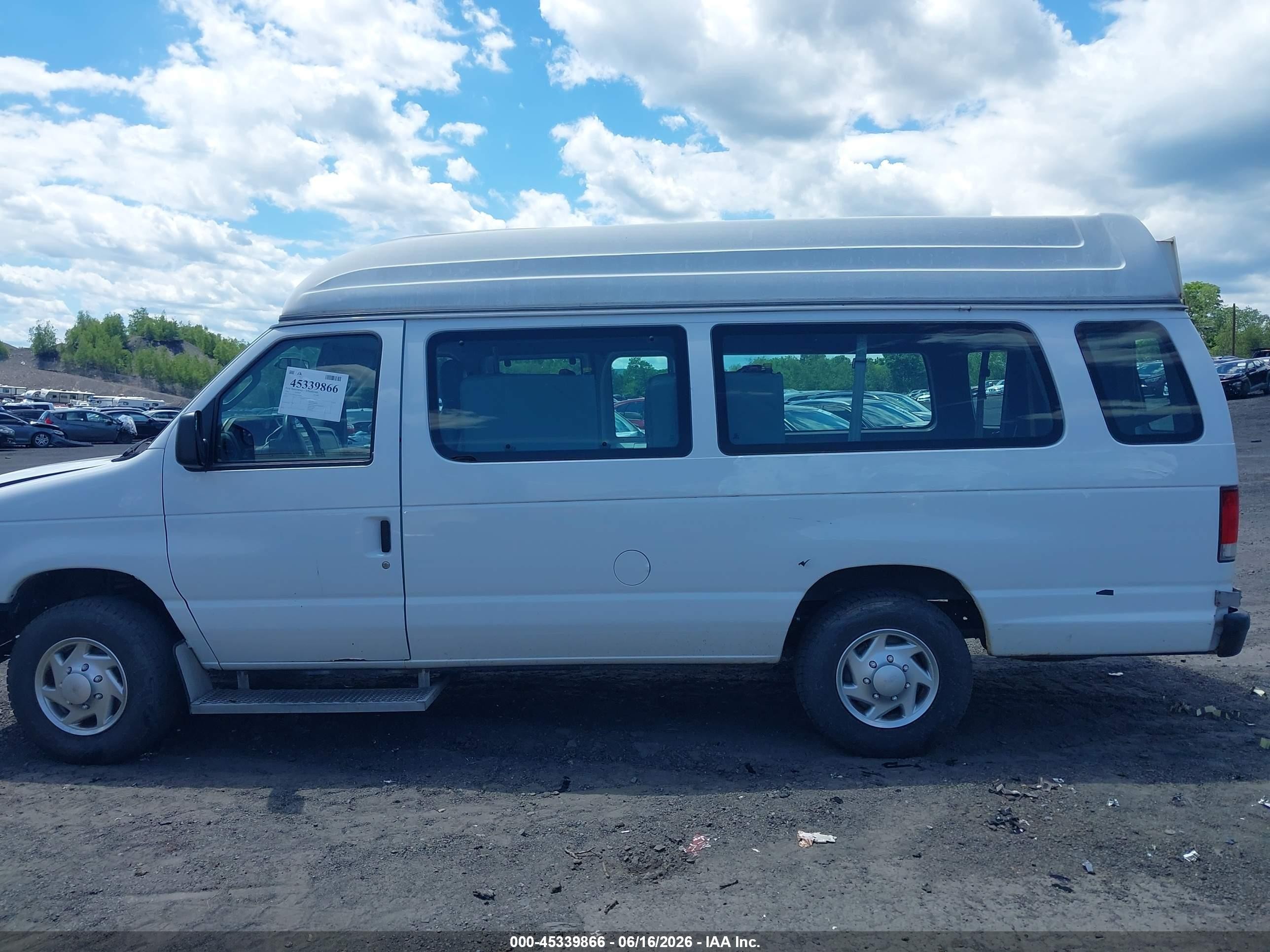 2014 Ford E-250 Commercial White vin: 1FTNS2EW1EDA59535