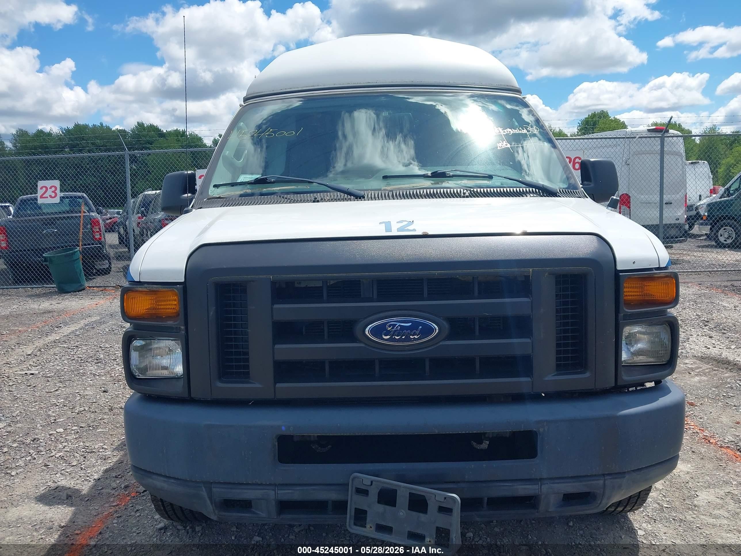 2011 Ford E-250 Commercial White vin: 1FTNS2EW4BDB29573