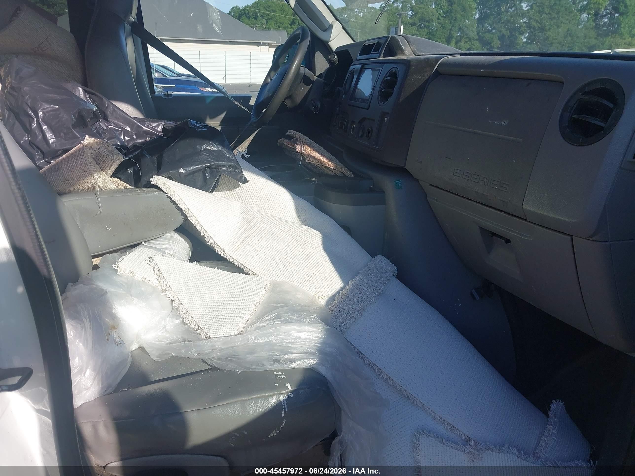 2012 Ford E-250 Commercial Белый vin: 1FTNS2EW4CDB18316