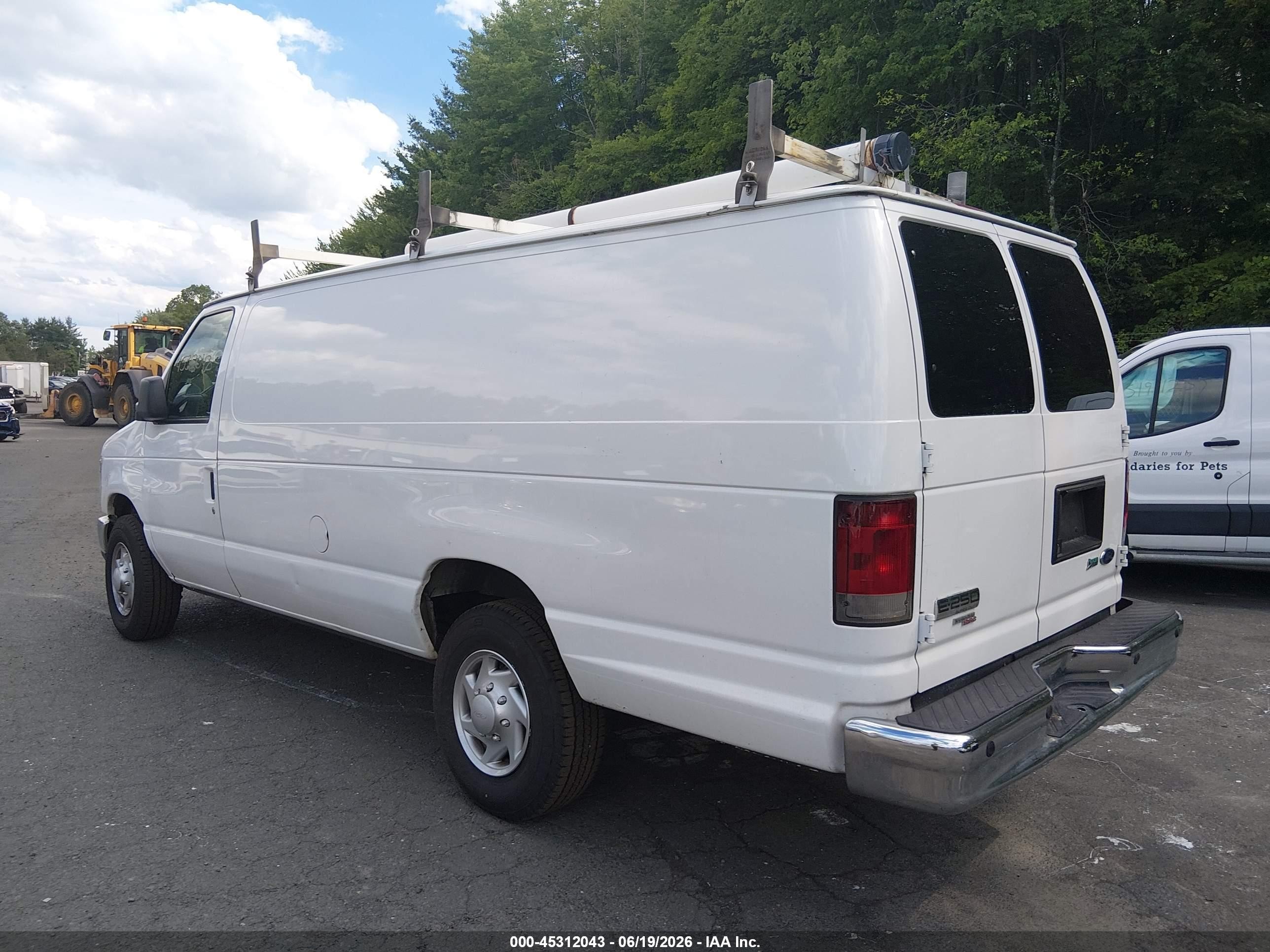 2011 Ford E-250 Commercial Белый vin: 1FTNS2EW5BDB39478
