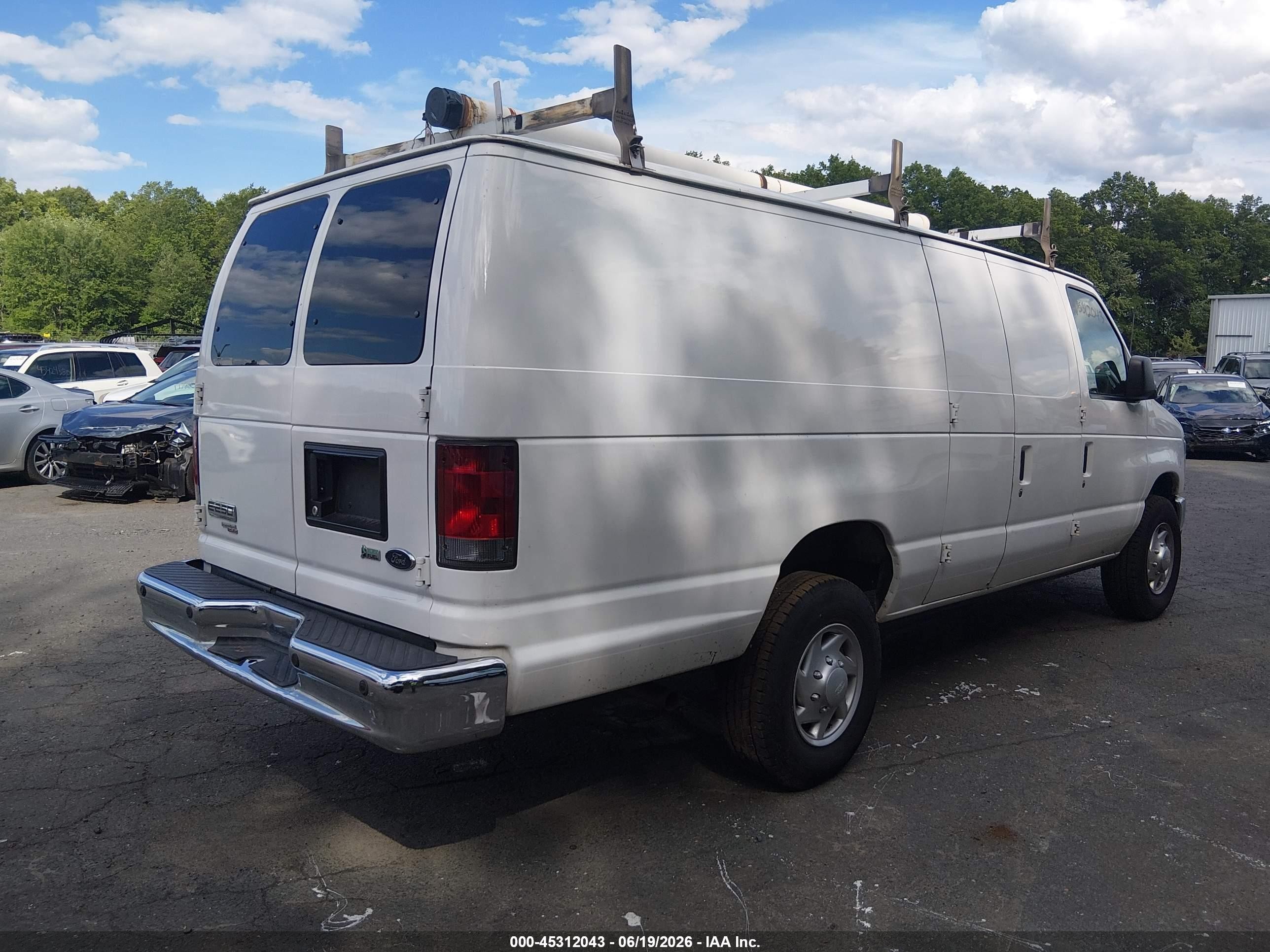 2011 Ford E-250 Commercial Белый vin: 1FTNS2EW5BDB39478