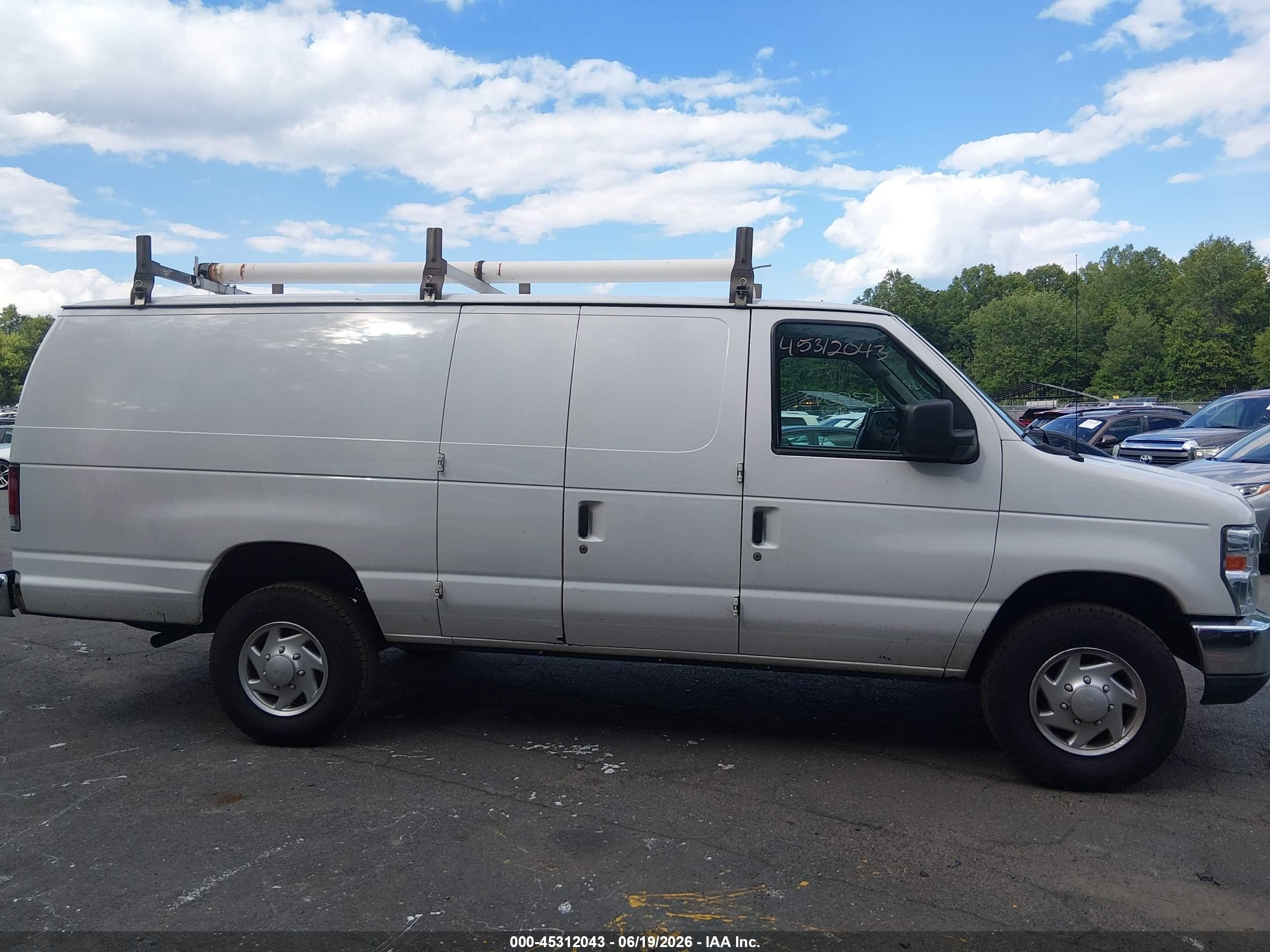 2011 Ford E-250 Commercial Белый vin: 1FTNS2EW5BDB39478