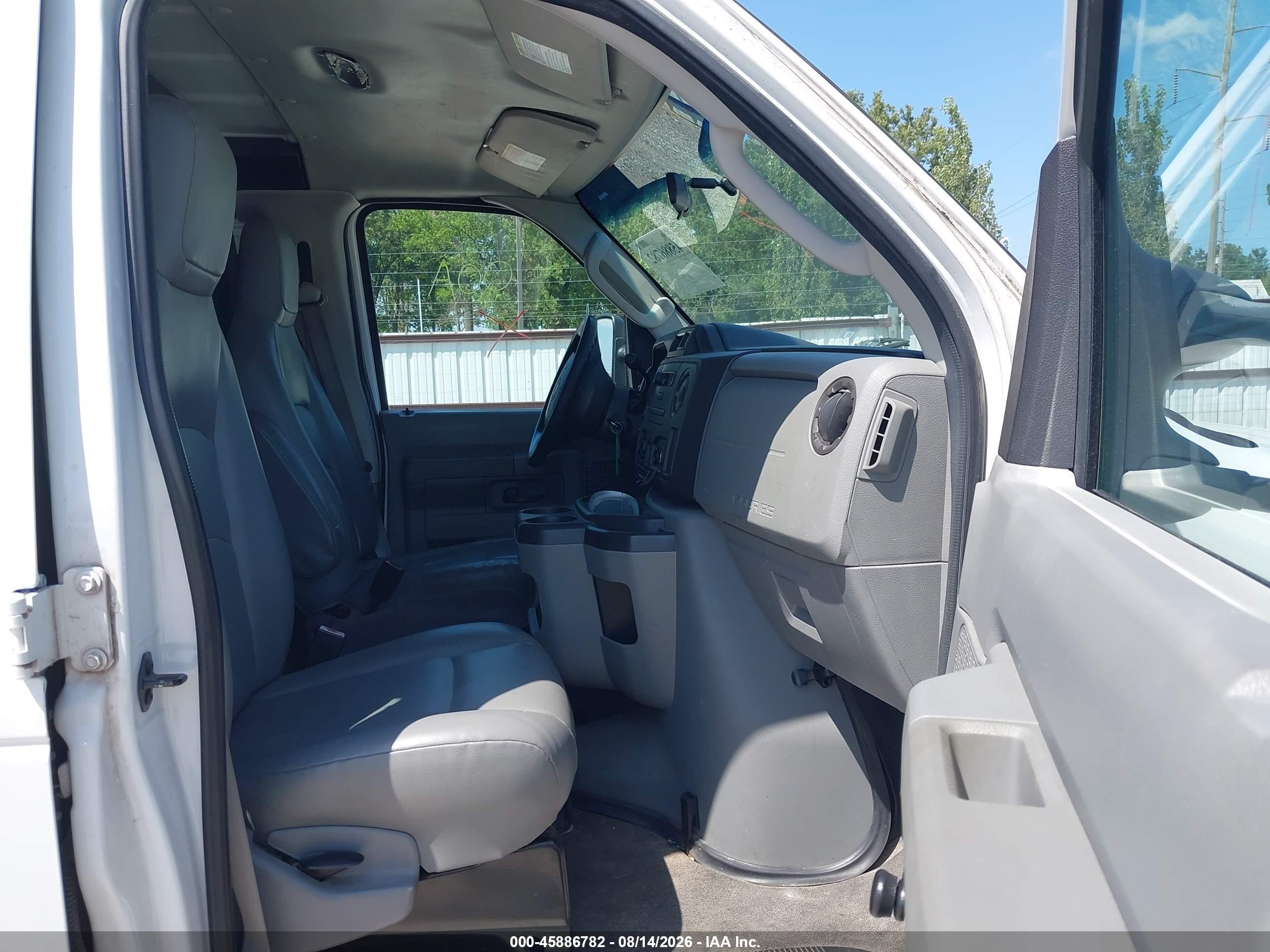 2010 Ford Econoline E250 Van White vin: 1FTNS2EW6ADA65003