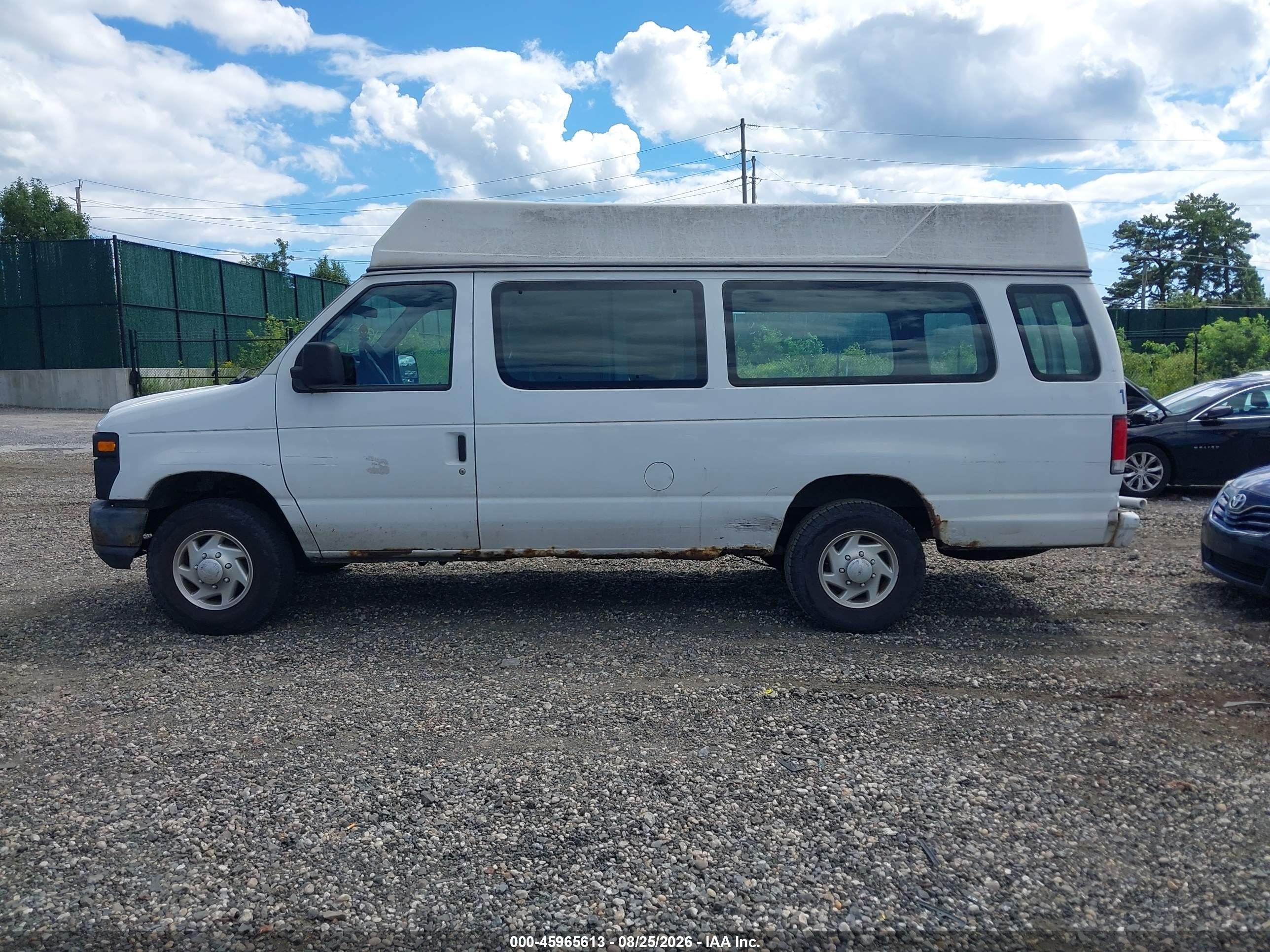 2013 Ford E-250 Commercial White vin: 1FTNS2EW6DDB22112