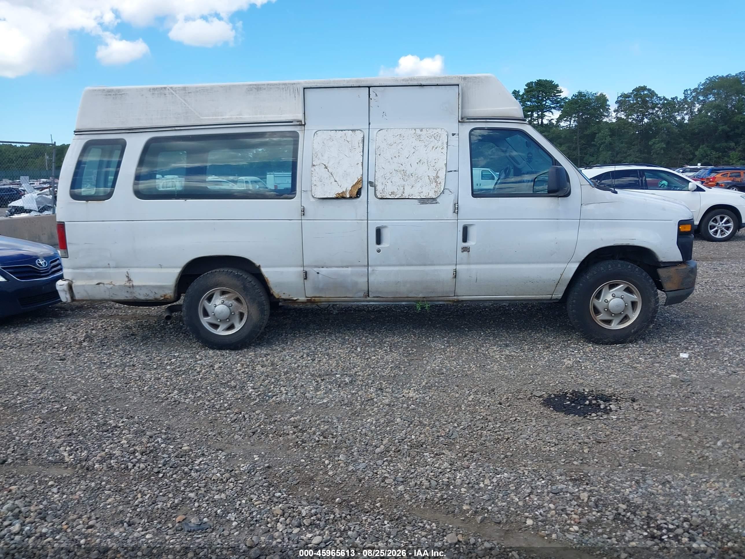 2013 Ford E-250 Commercial White vin: 1FTNS2EW6DDB22112
