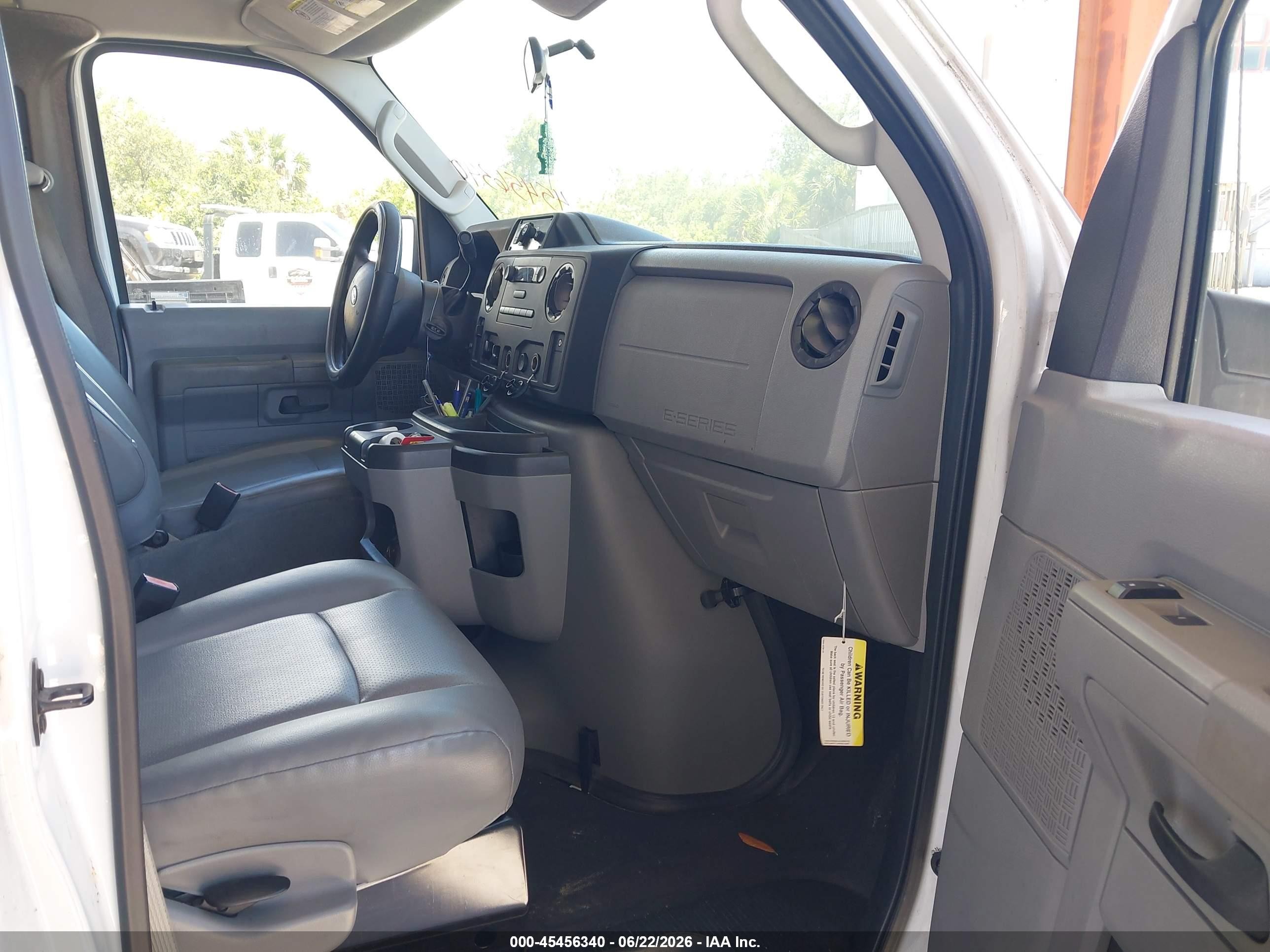 2014 Ford E-250 Commercial/recreational Белый vin: 1FTNS2EW6EDA59546