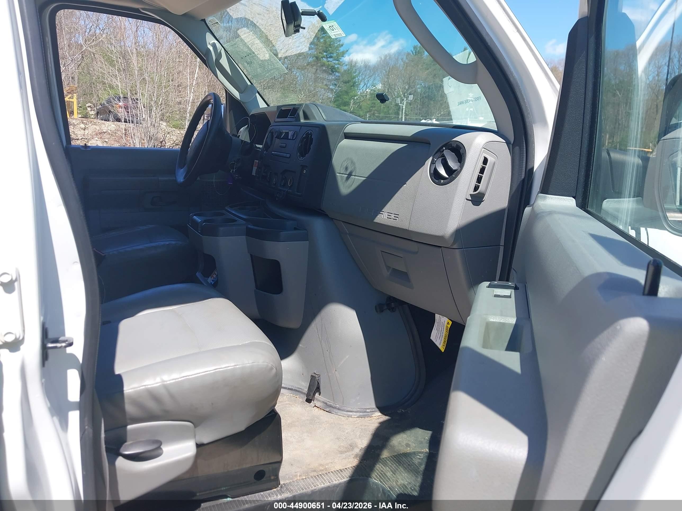 2012 Ford E-250 Commercial White vin: 1FTNS2EW8CDA86616